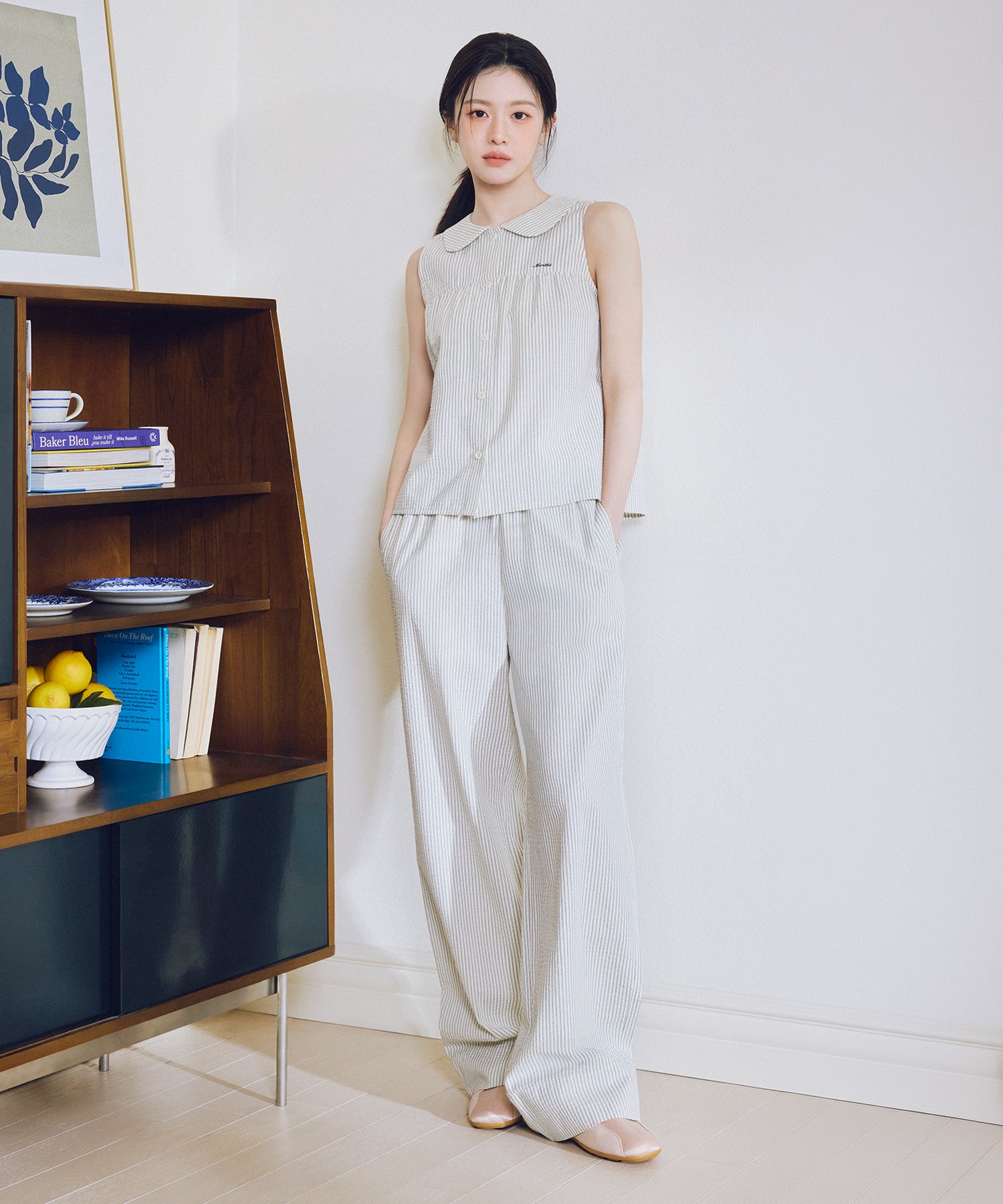 W ROUND COLLAR SLEEVELESS BLOUSE