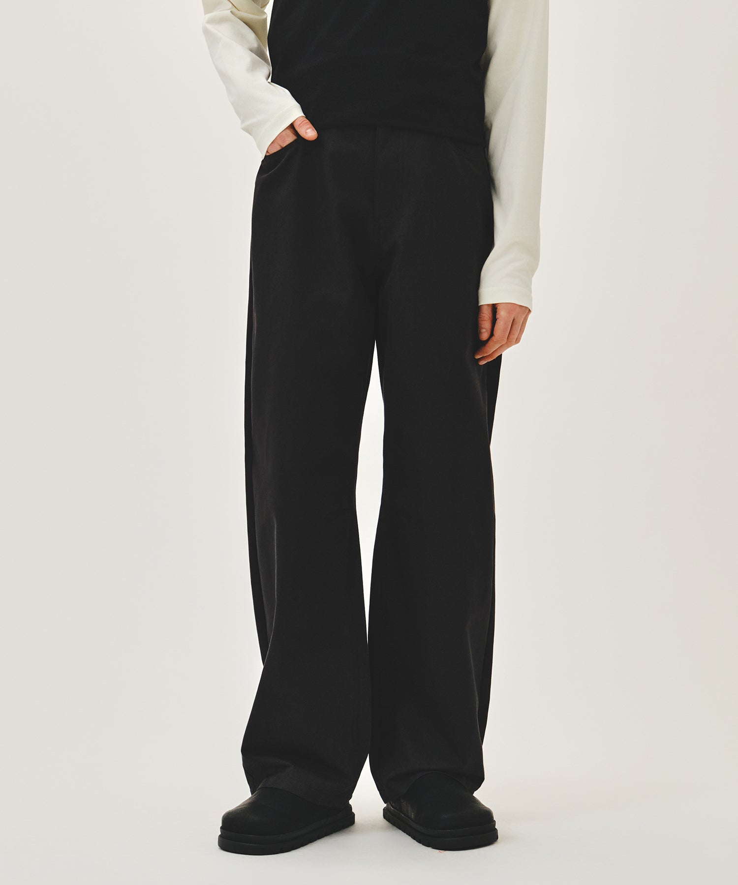 M CURVED CHINO PANTS