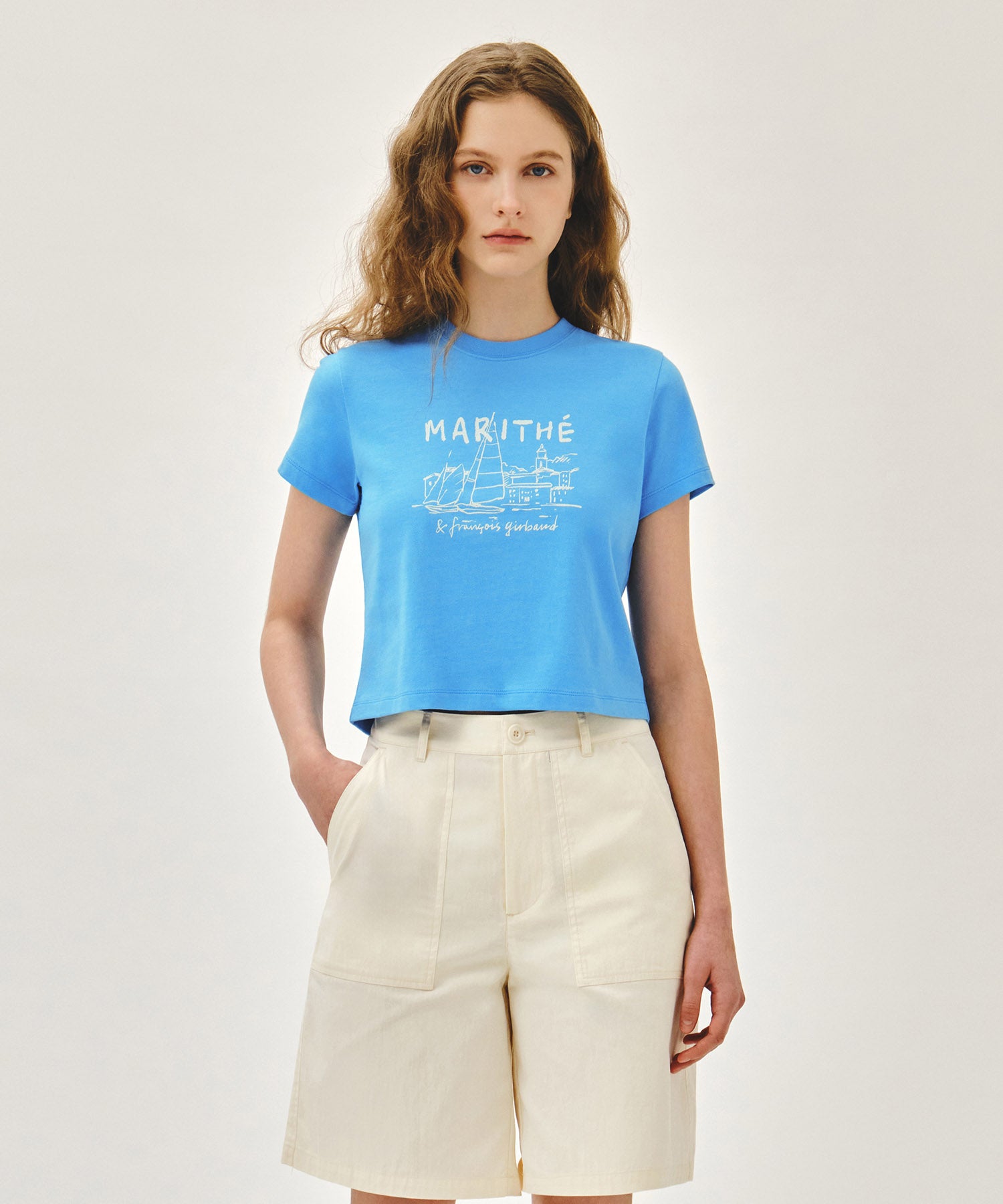W FRENCH GRAPHIC CROP TEE