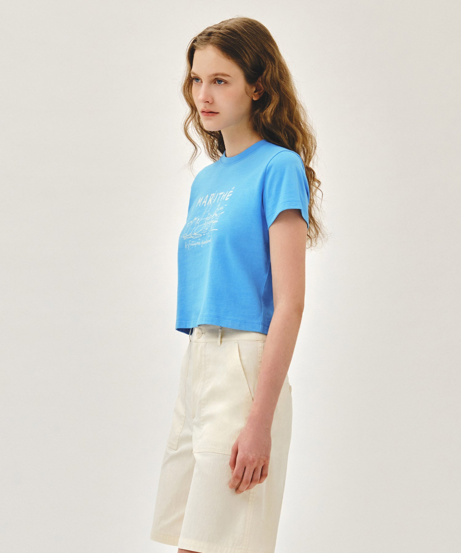 W FRENCH GRAPHIC CROP TEE