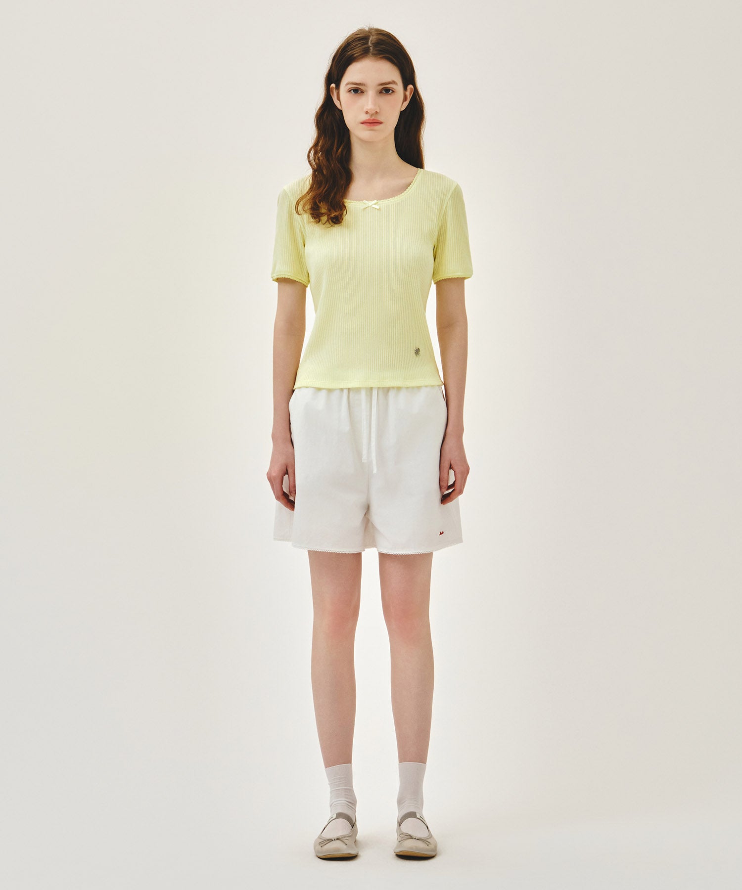W LACE HEM SHORTS