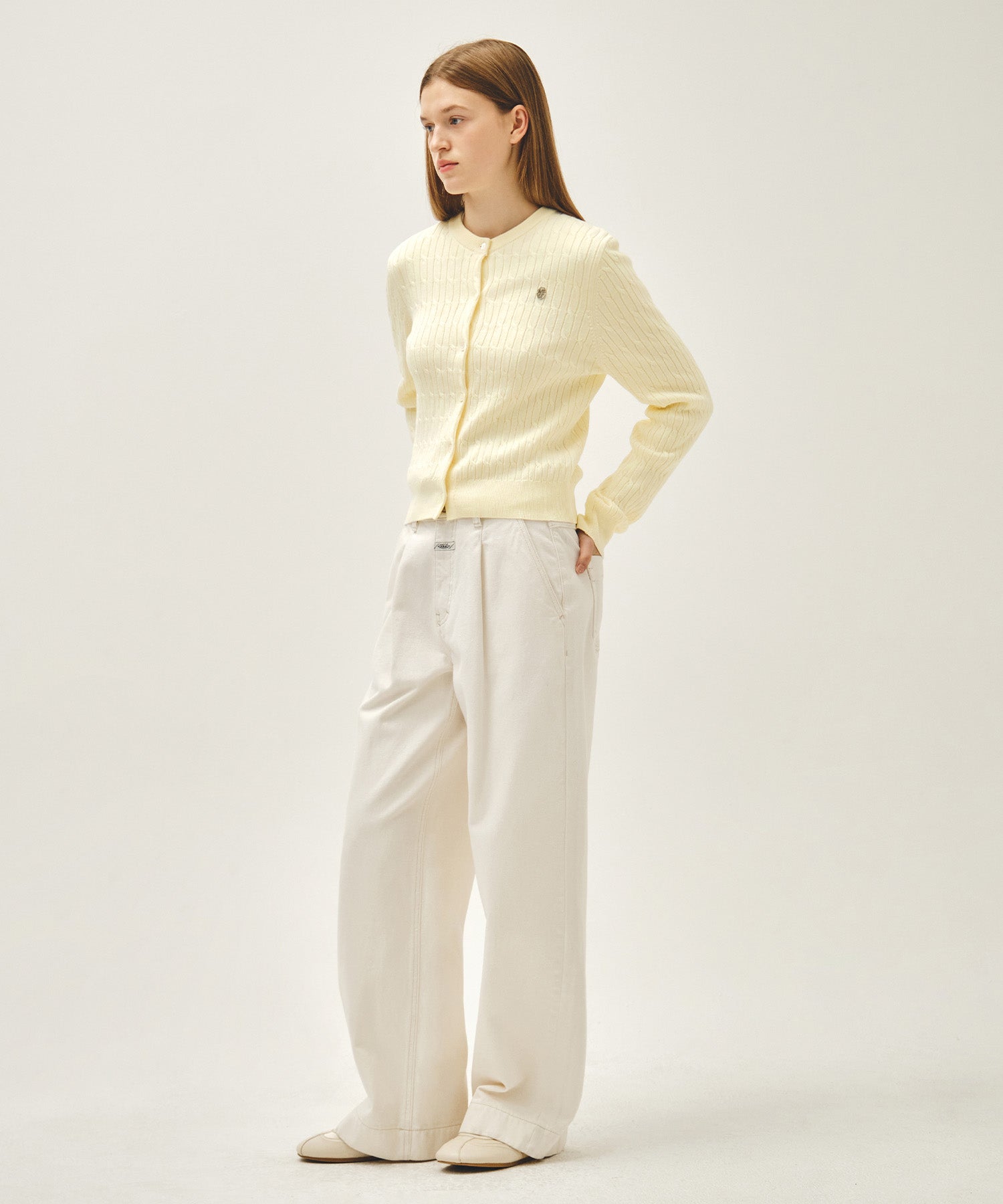 W LOW-WAIST TUCK WIDE DENIM PANTS