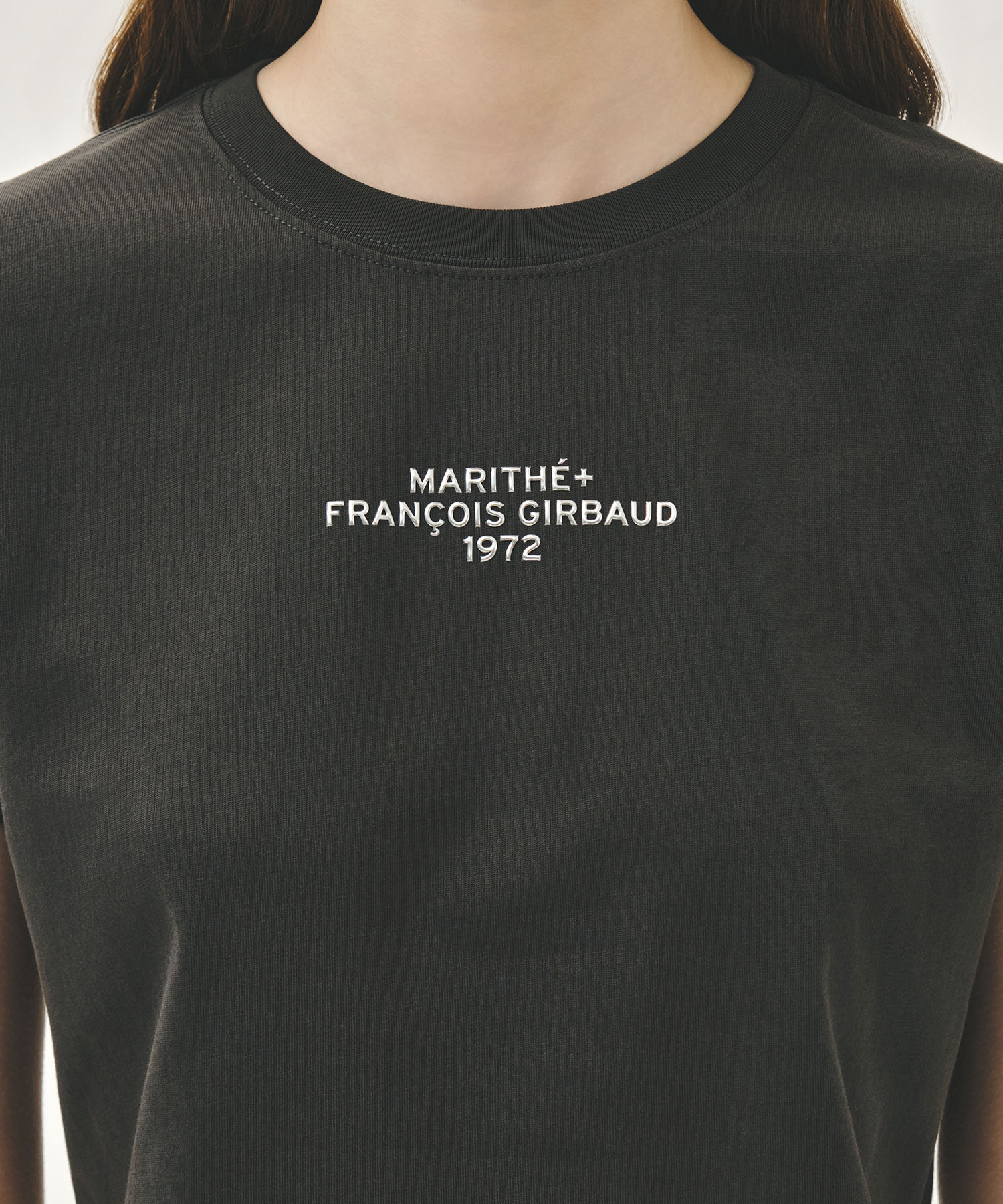 W SILVER LETTERING CROP TEE