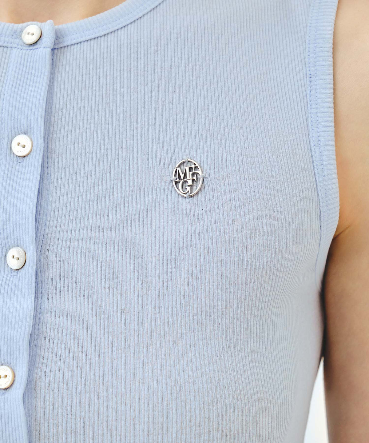 W BUTTON UP SLEEVELESS