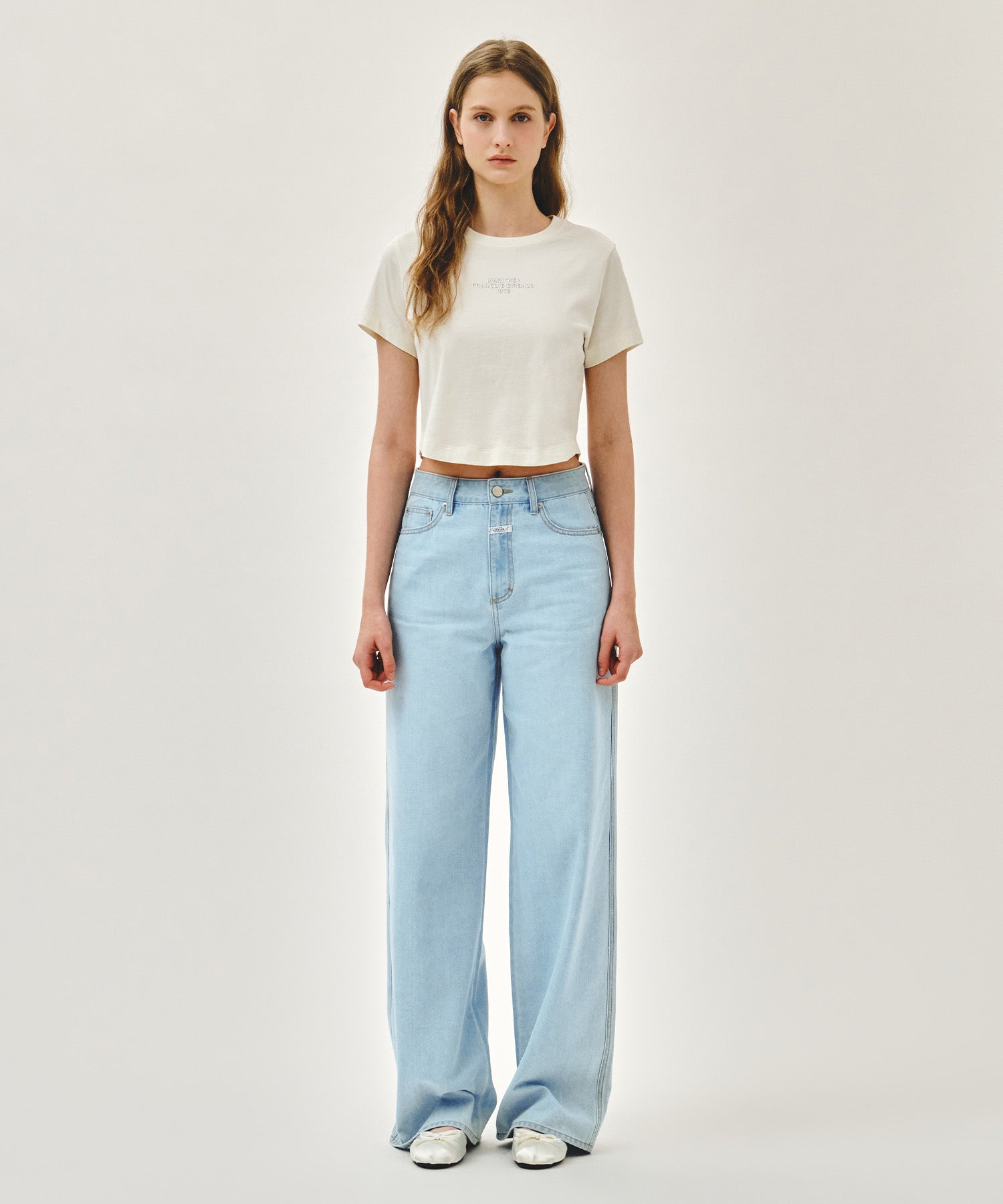 W SILVER LETTERING CROP TEE