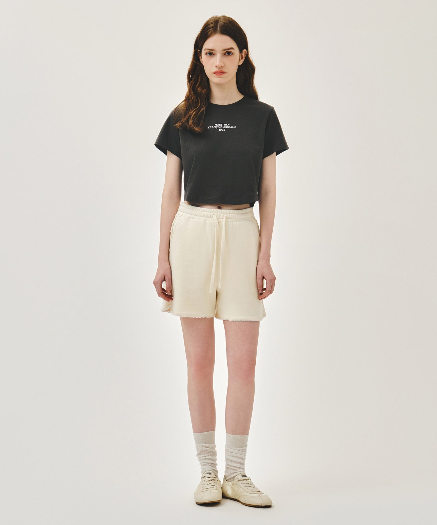 W SILVER LETTERING CROP TEE