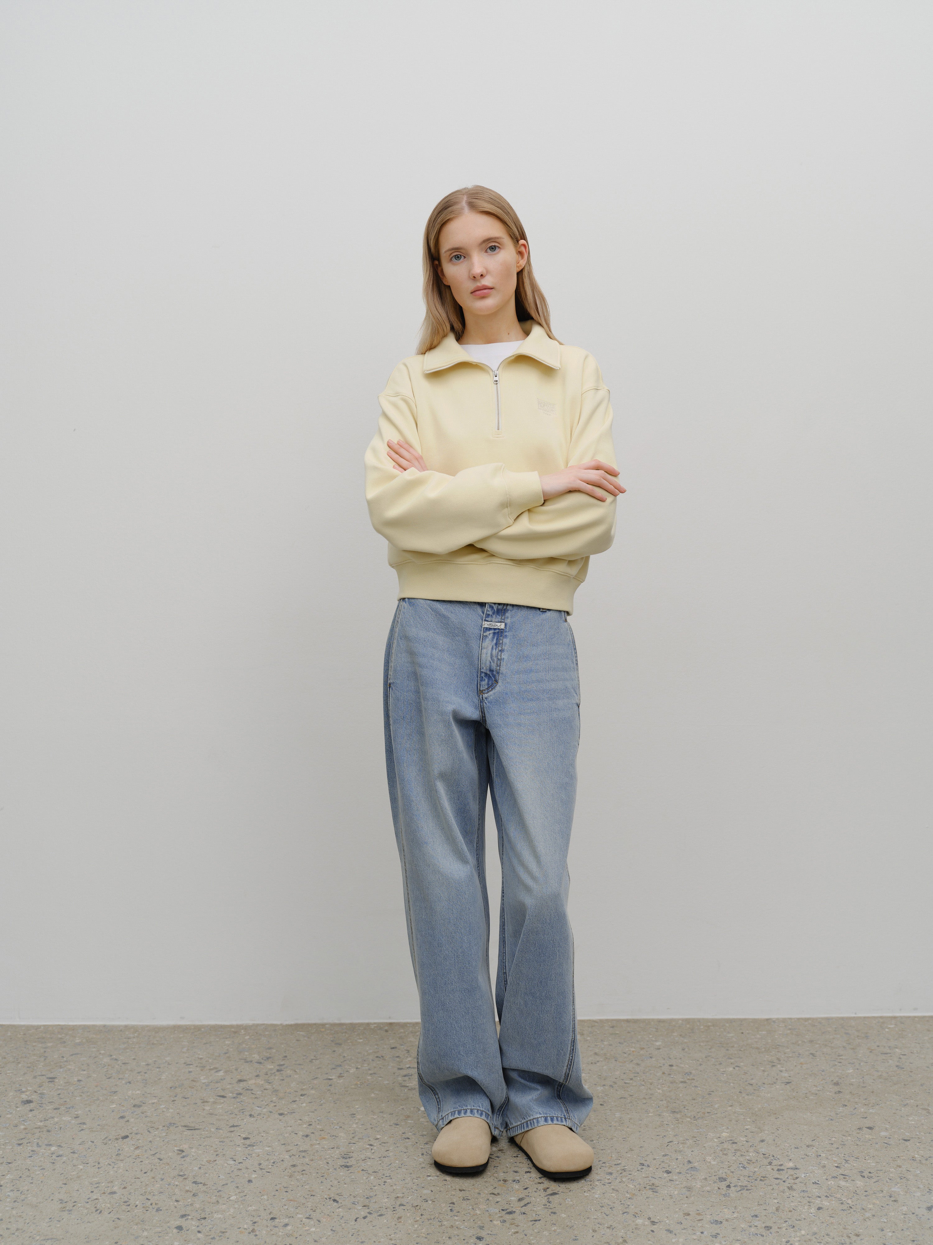 W CHAIN STITCH LOGO HALF ZIP-UP CROP SWEATSHIRT