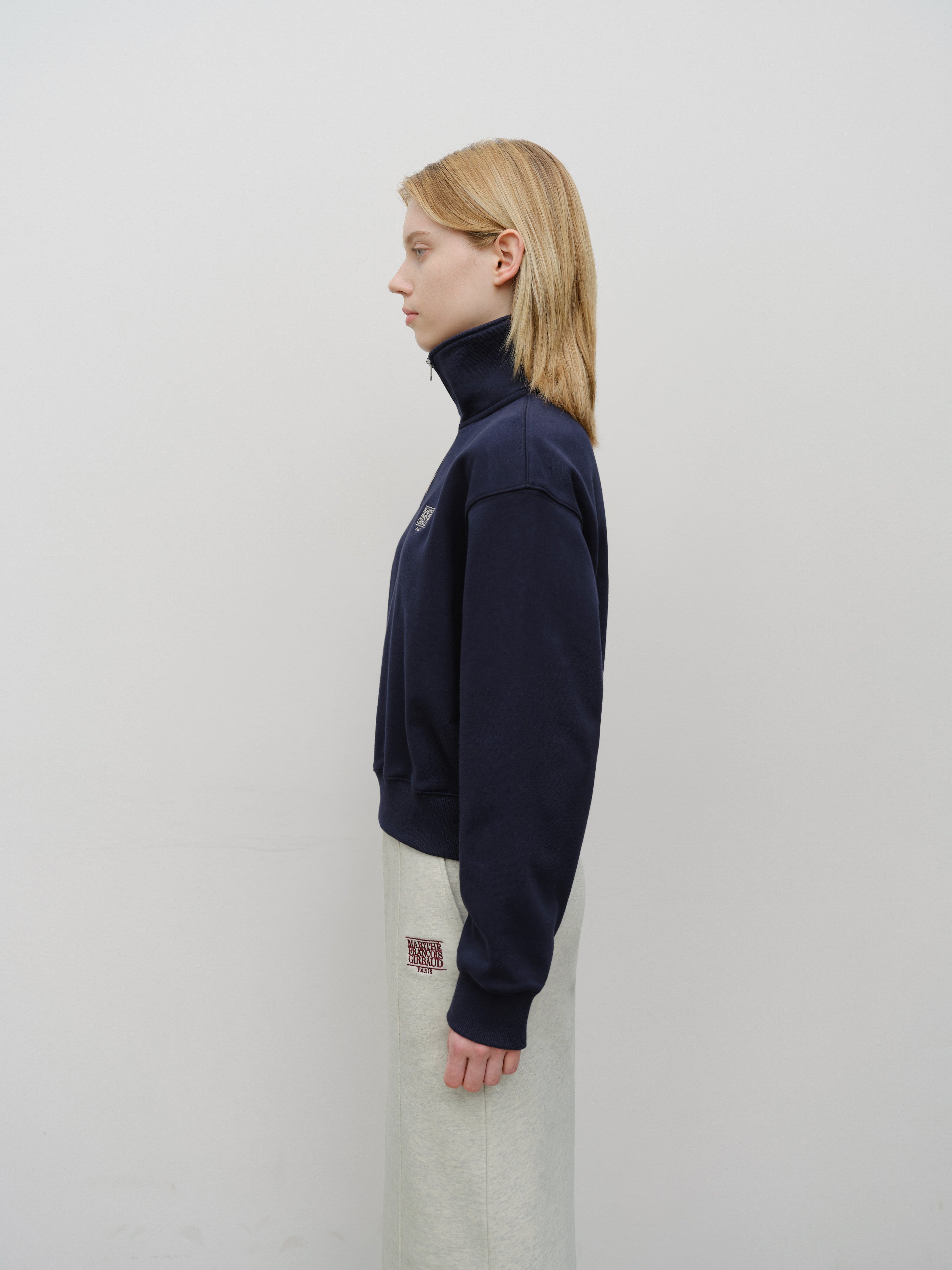 W CHAIN STITCH LOGO HALF ZIP-UP CROP SWEATSHIRT