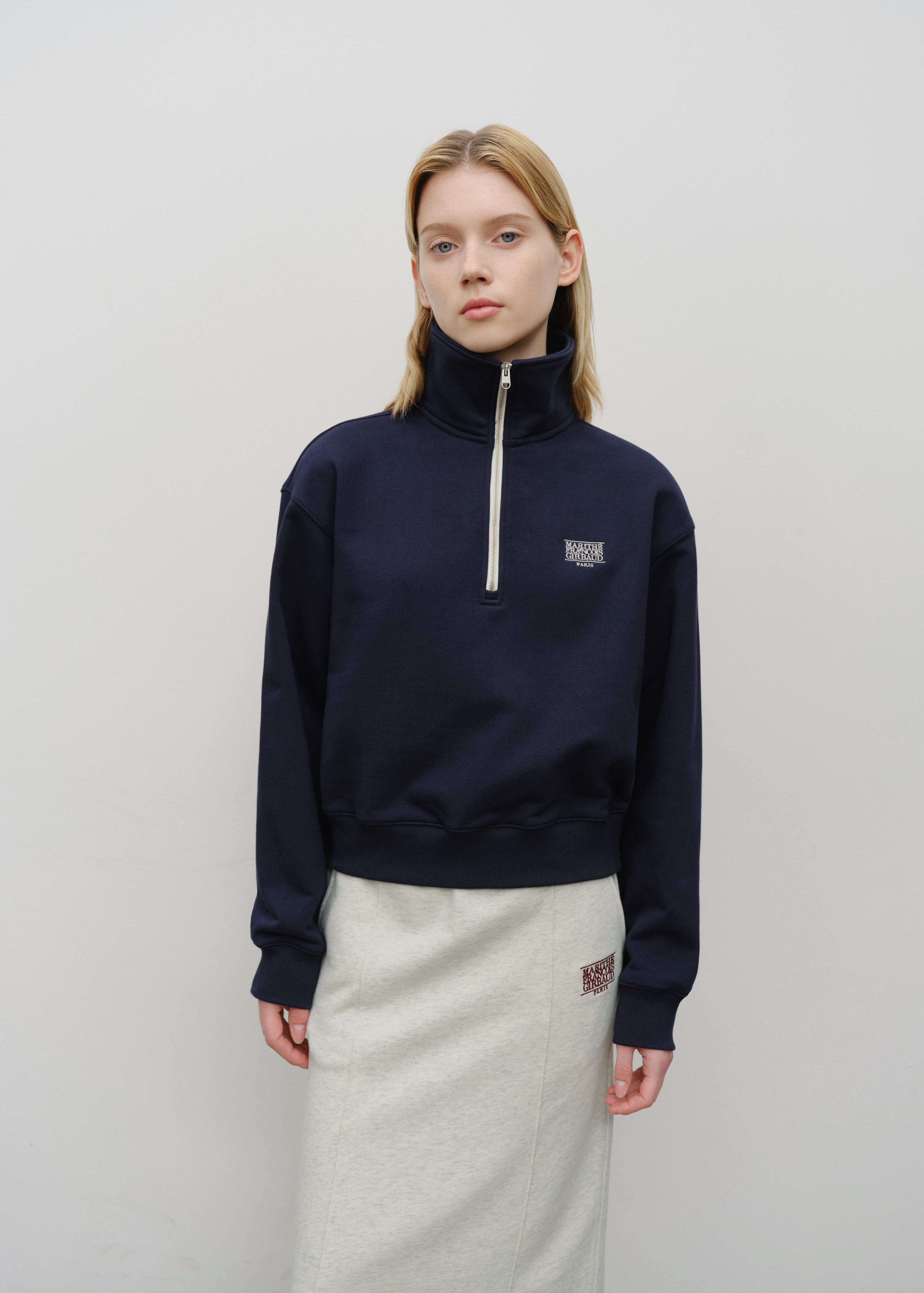 W CHAIN STITCH LOGO HALF ZIP-UP CROP SWEATSHIRT