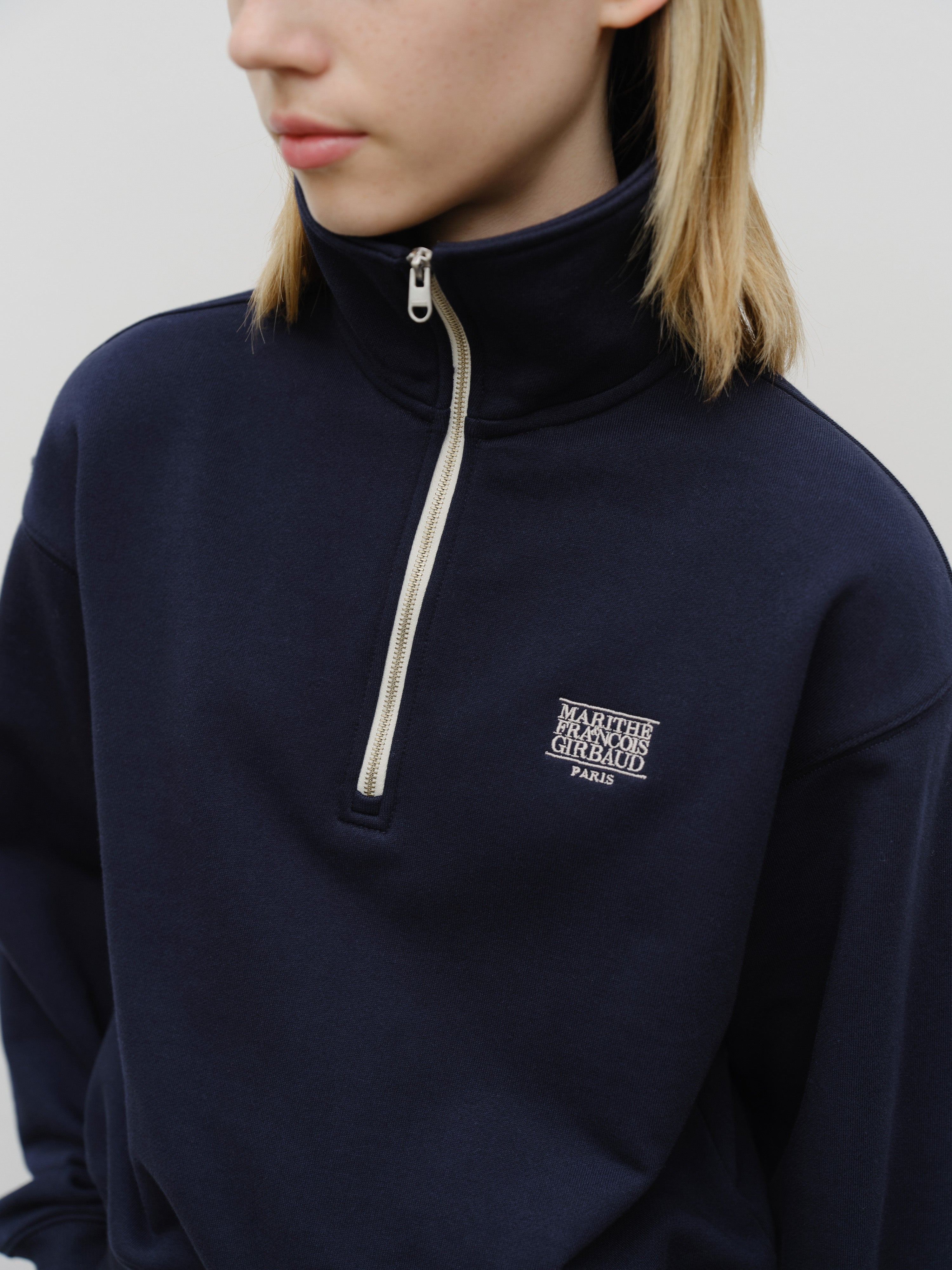 W CHAIN STITCH LOGO HALF ZIP-UP CROP SWEATSHIRT