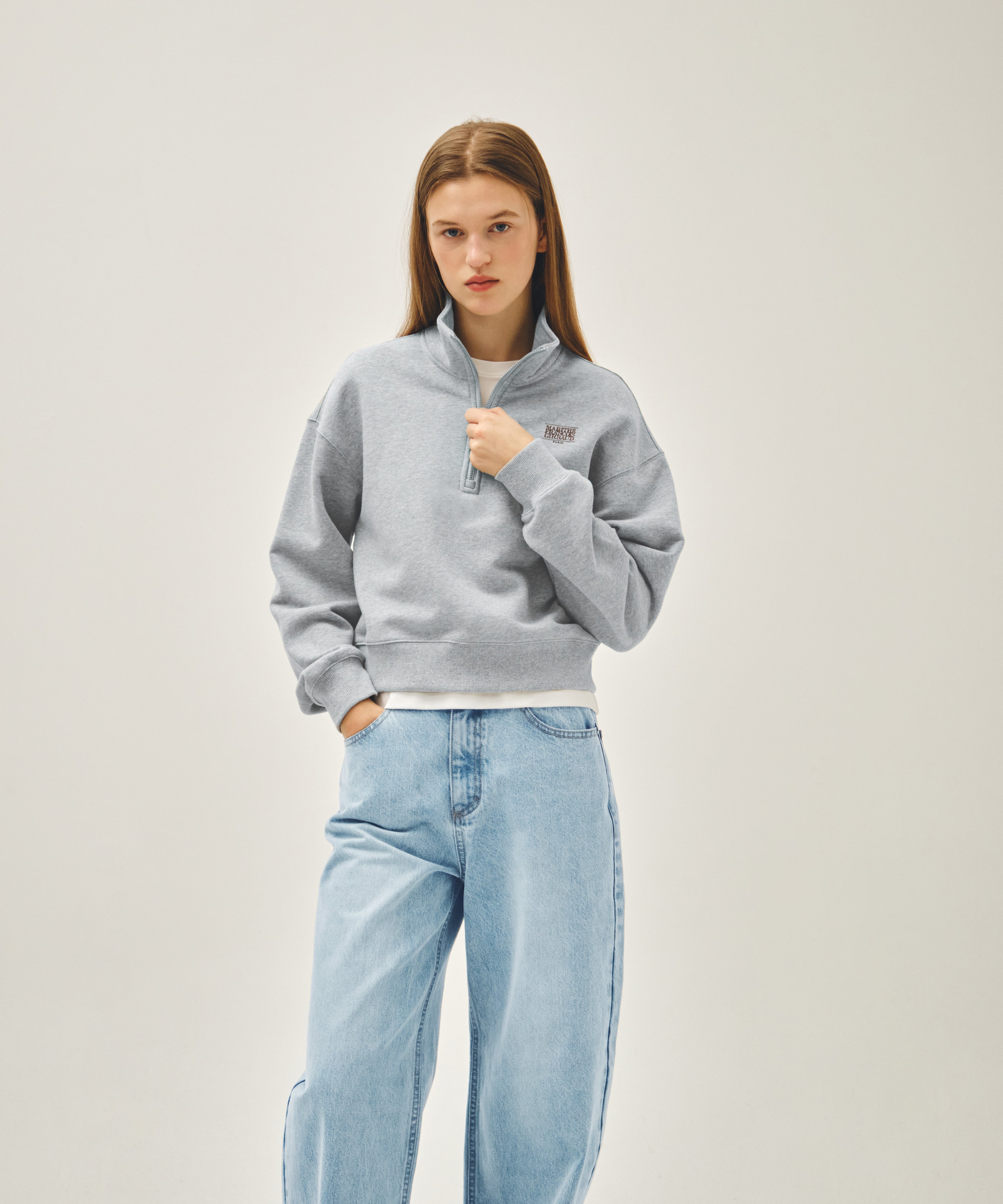 W SMALL CLASSIC LOGO HALF ZIPUP CROP SWEATSHIRT