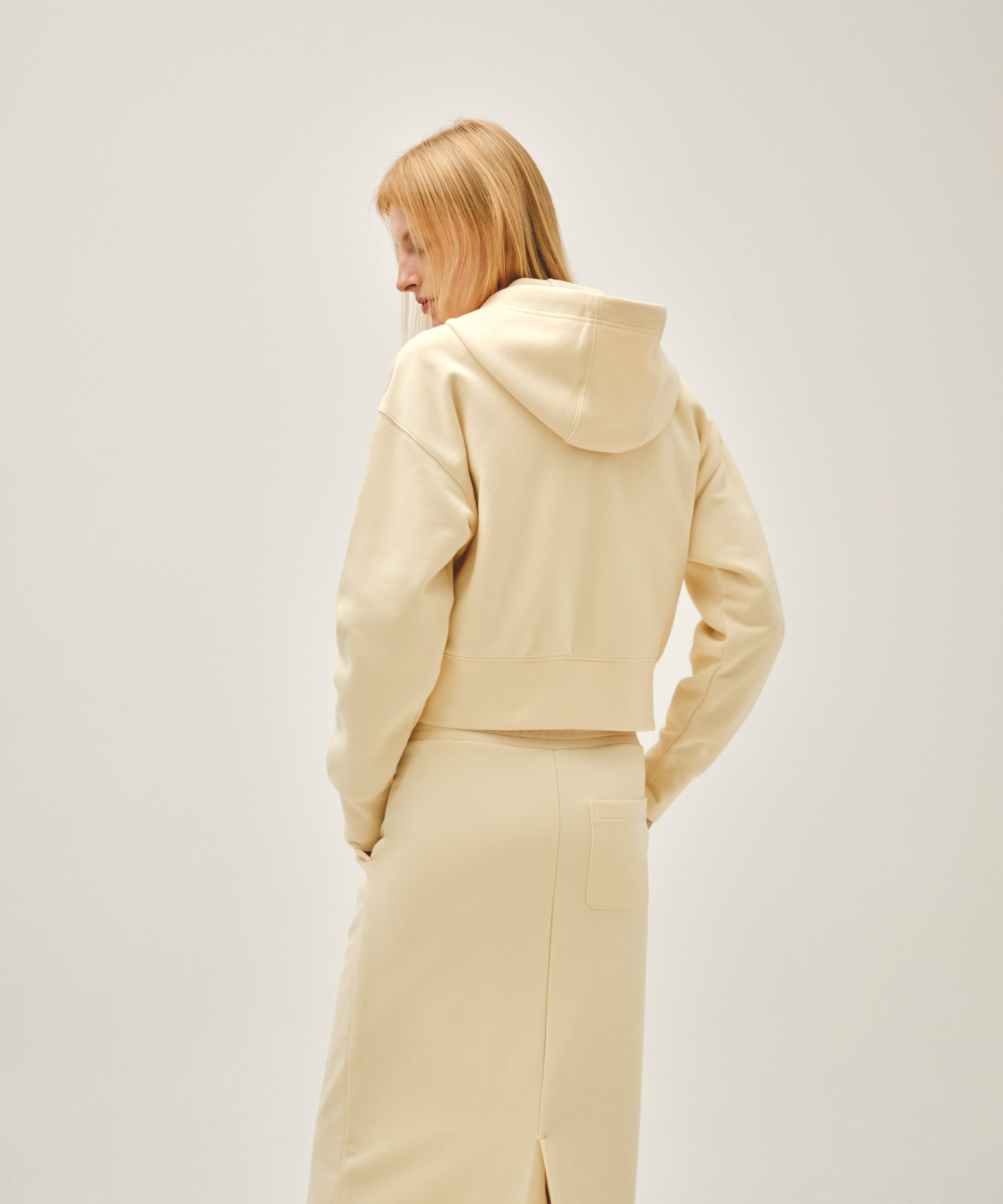 W CLASSIC LOGO CROP HOODIE ZIPUP