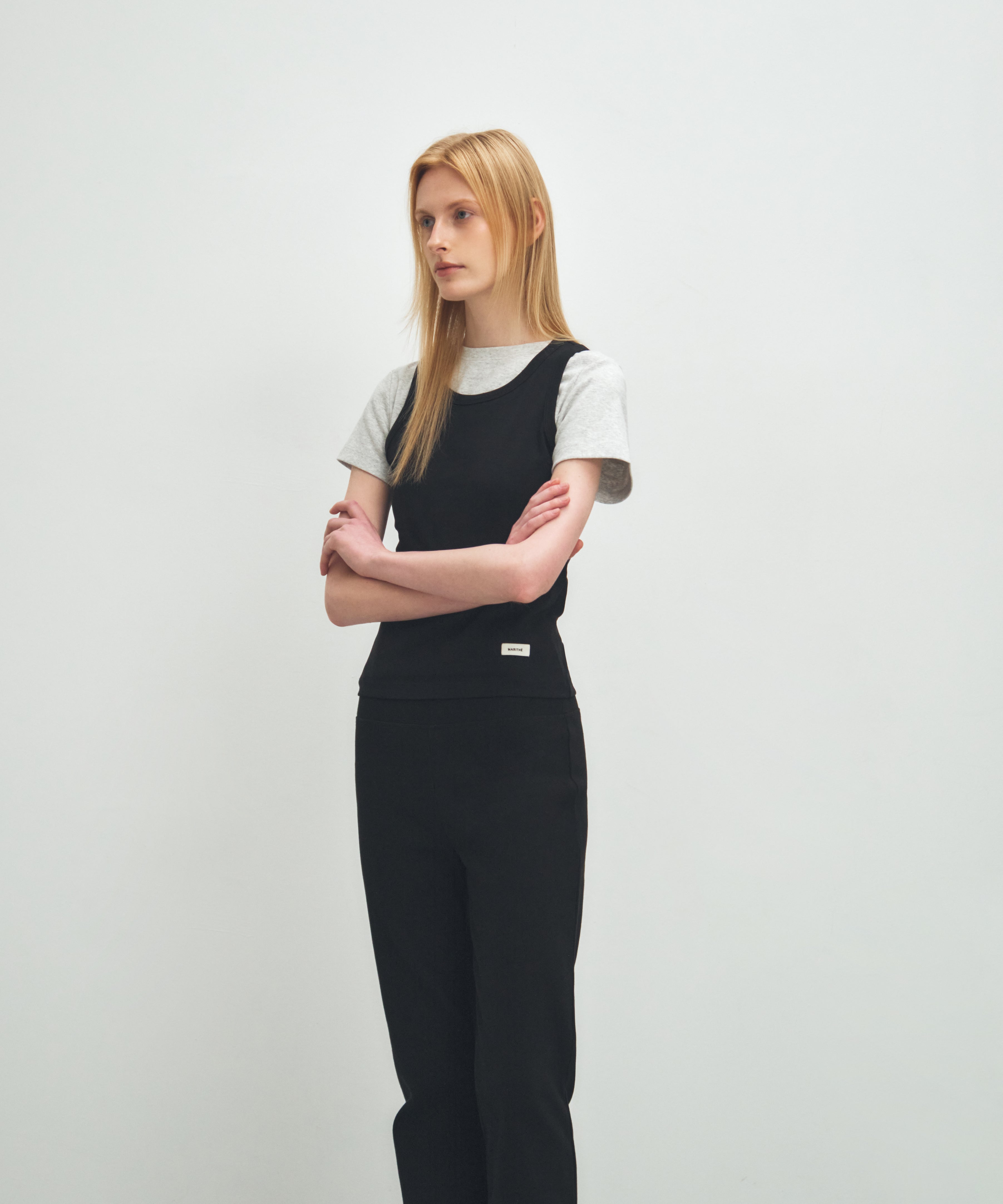 W BASIC SLEEVELESS