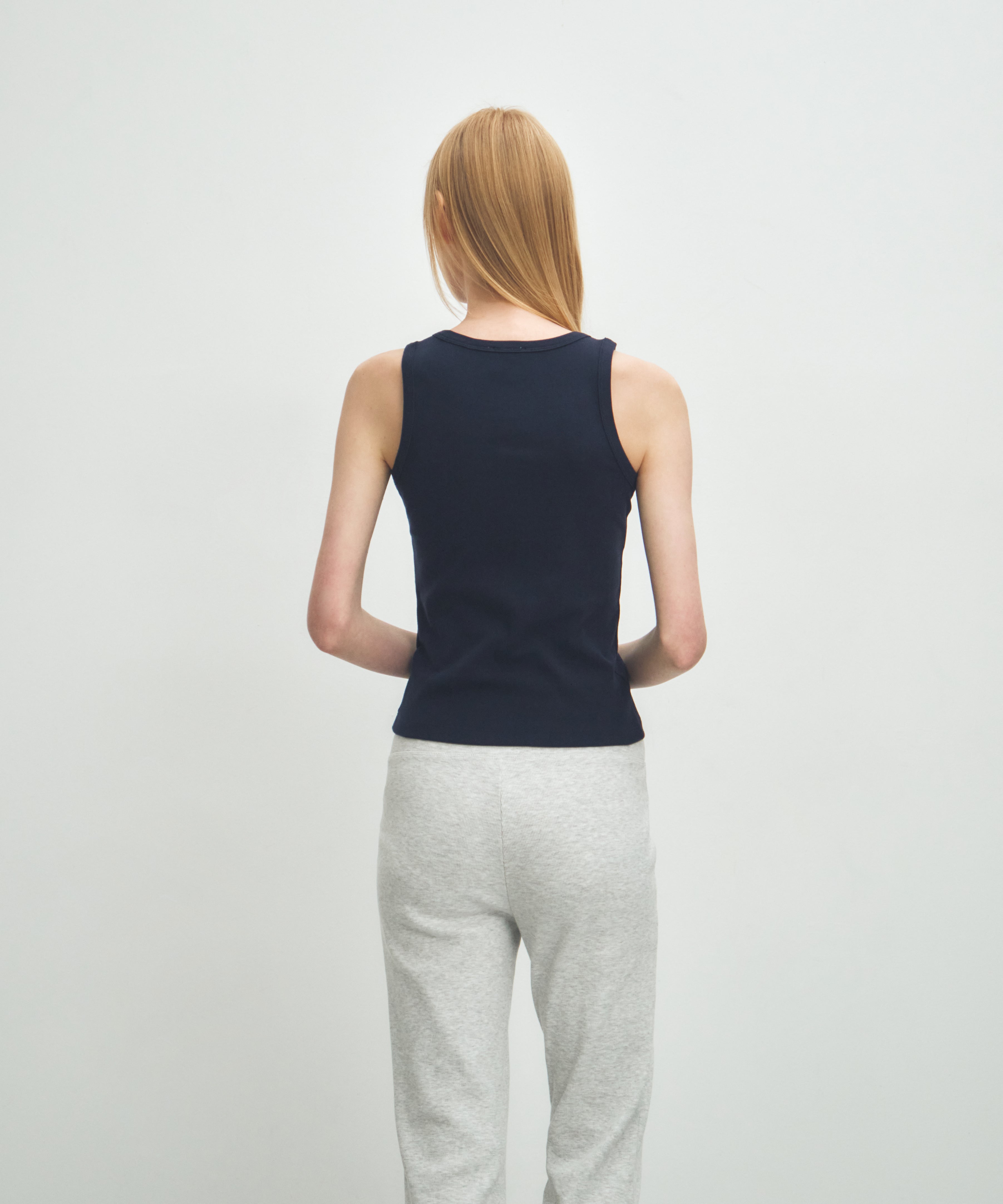 W BASIC SLEEVELESS