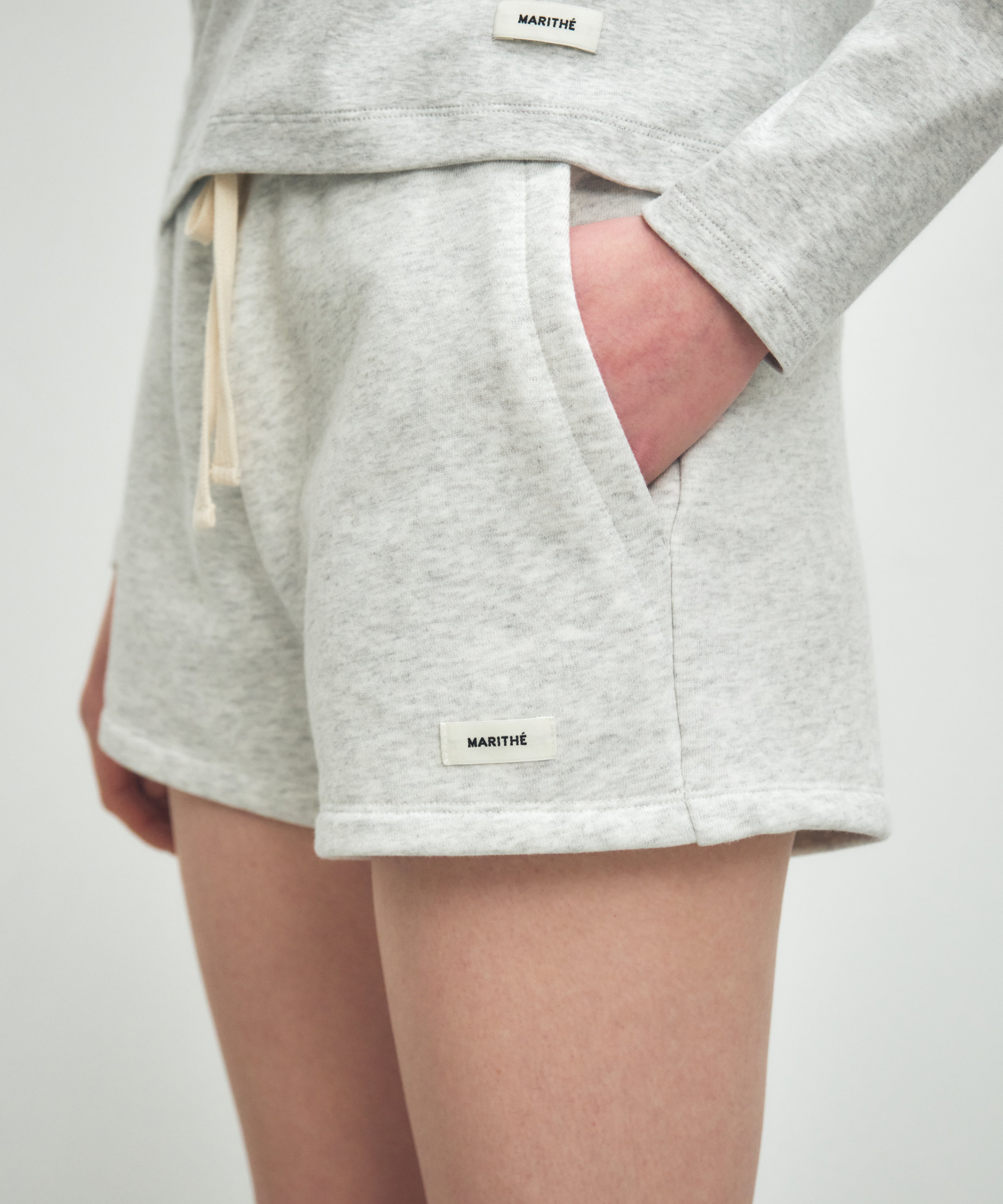W BASIC SWEAT SHORTS