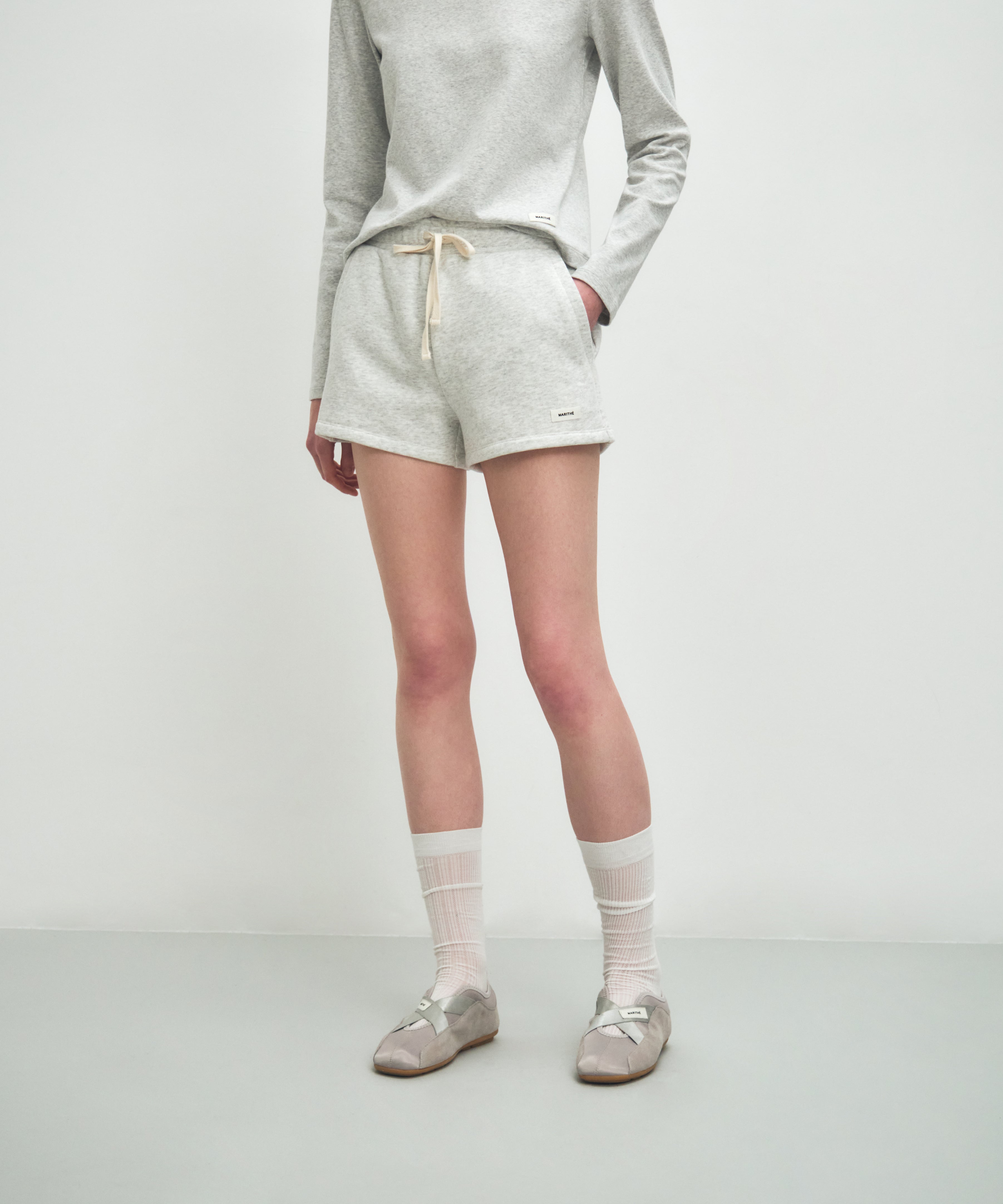 W BASIC SWEAT SHORTS