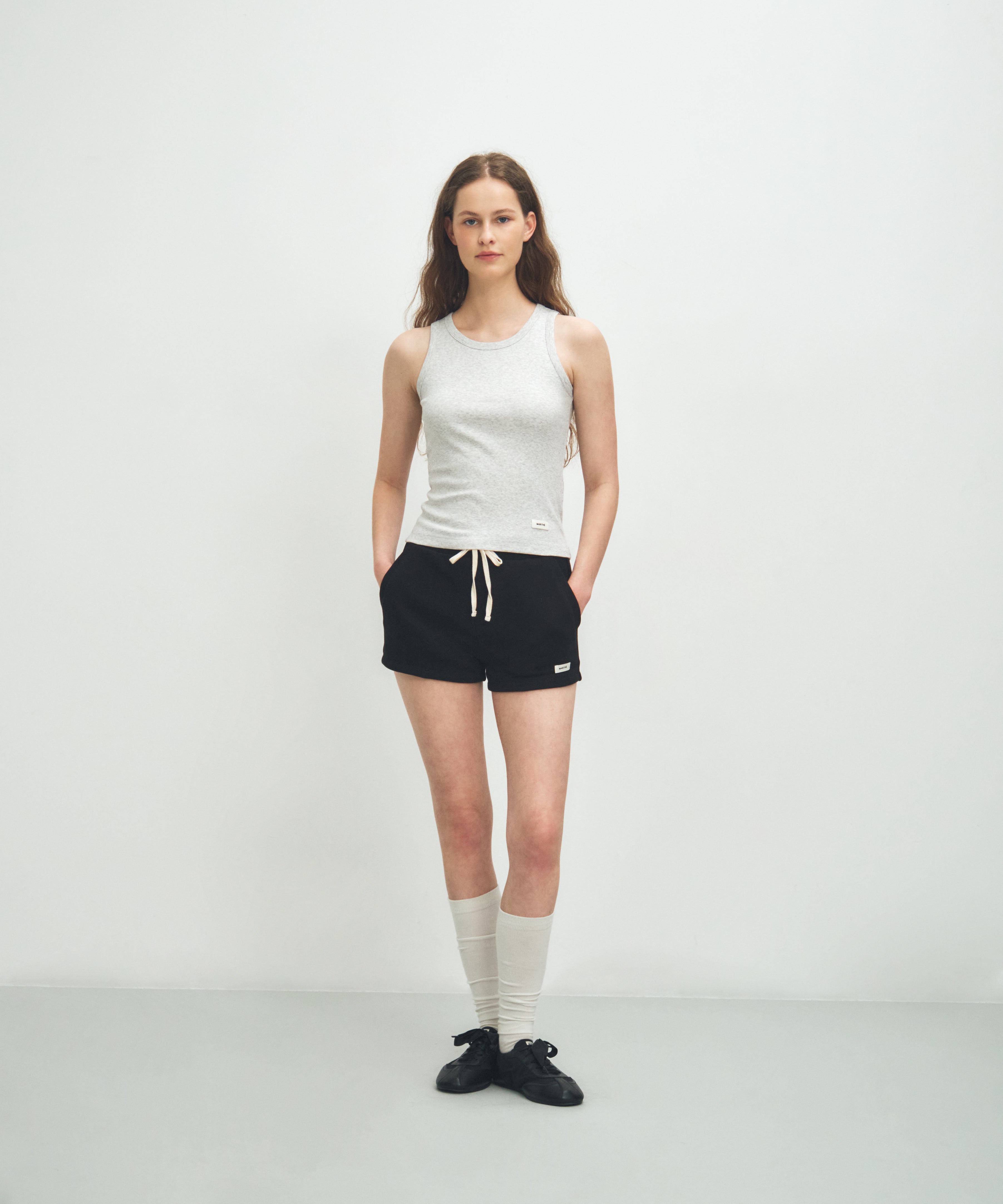 W BASIC SLEEVELESS