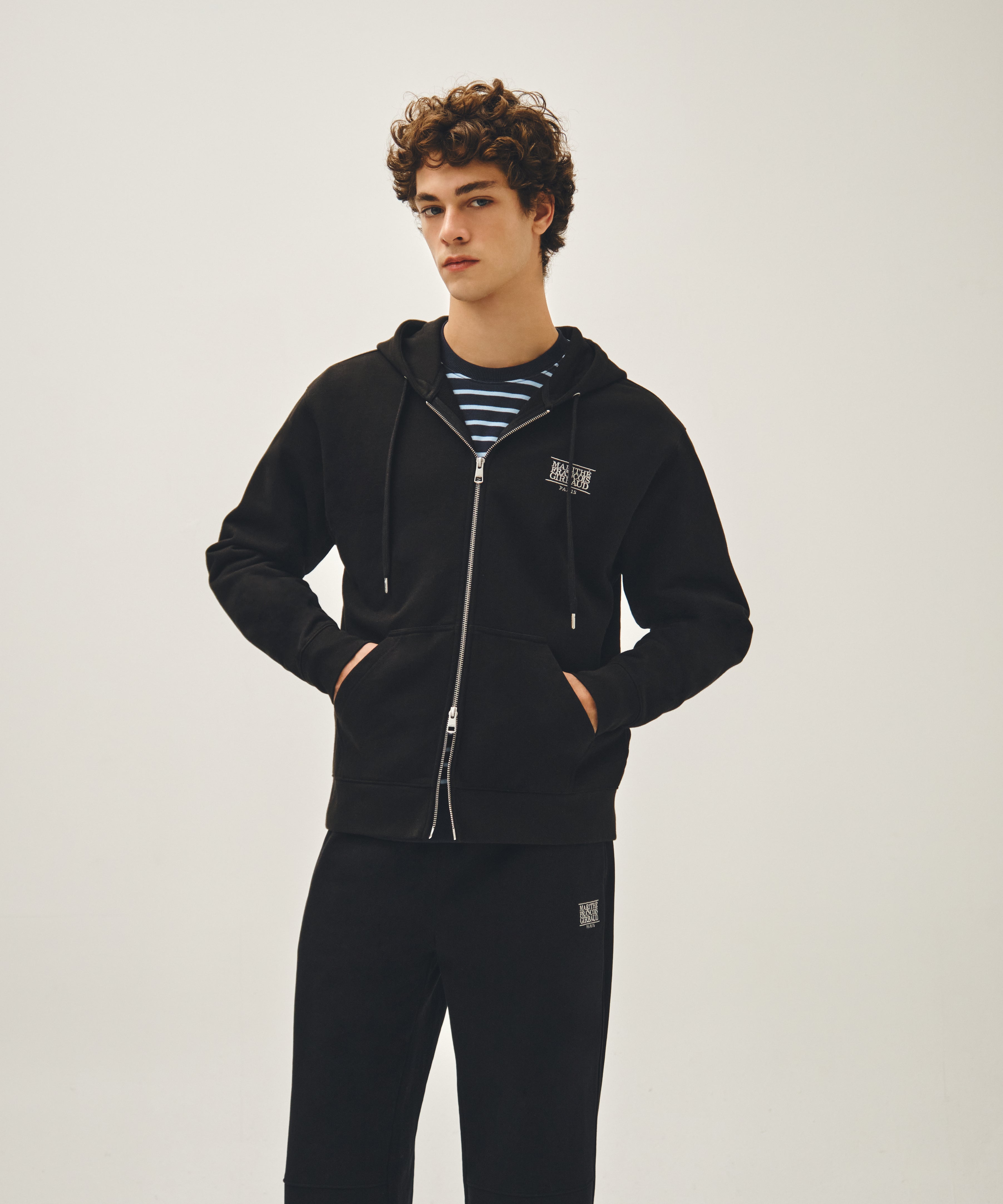 CLASSIC LOGO HOODIE ZIPUP