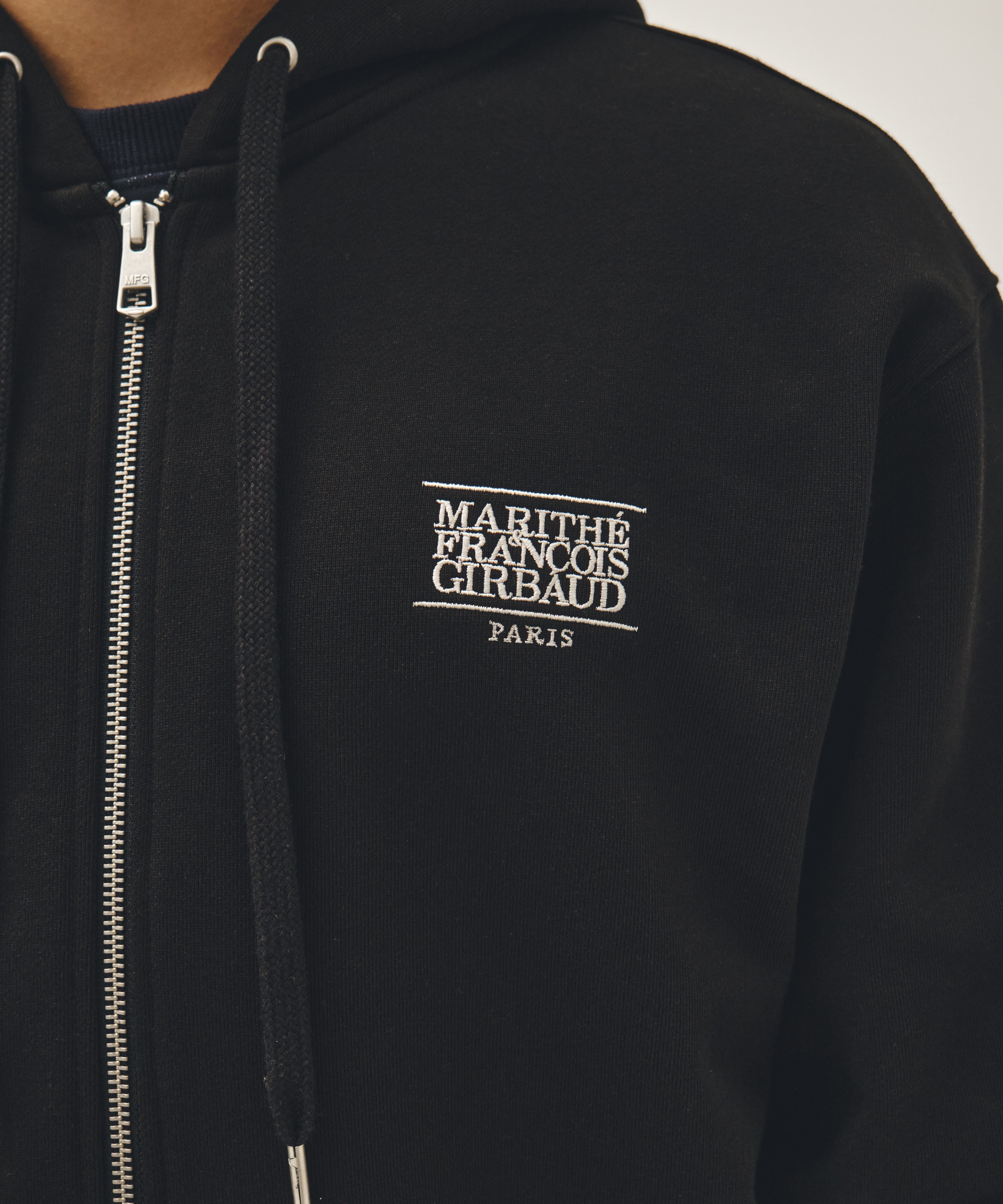 CLASSIC LOGO HOODIE ZIPUP