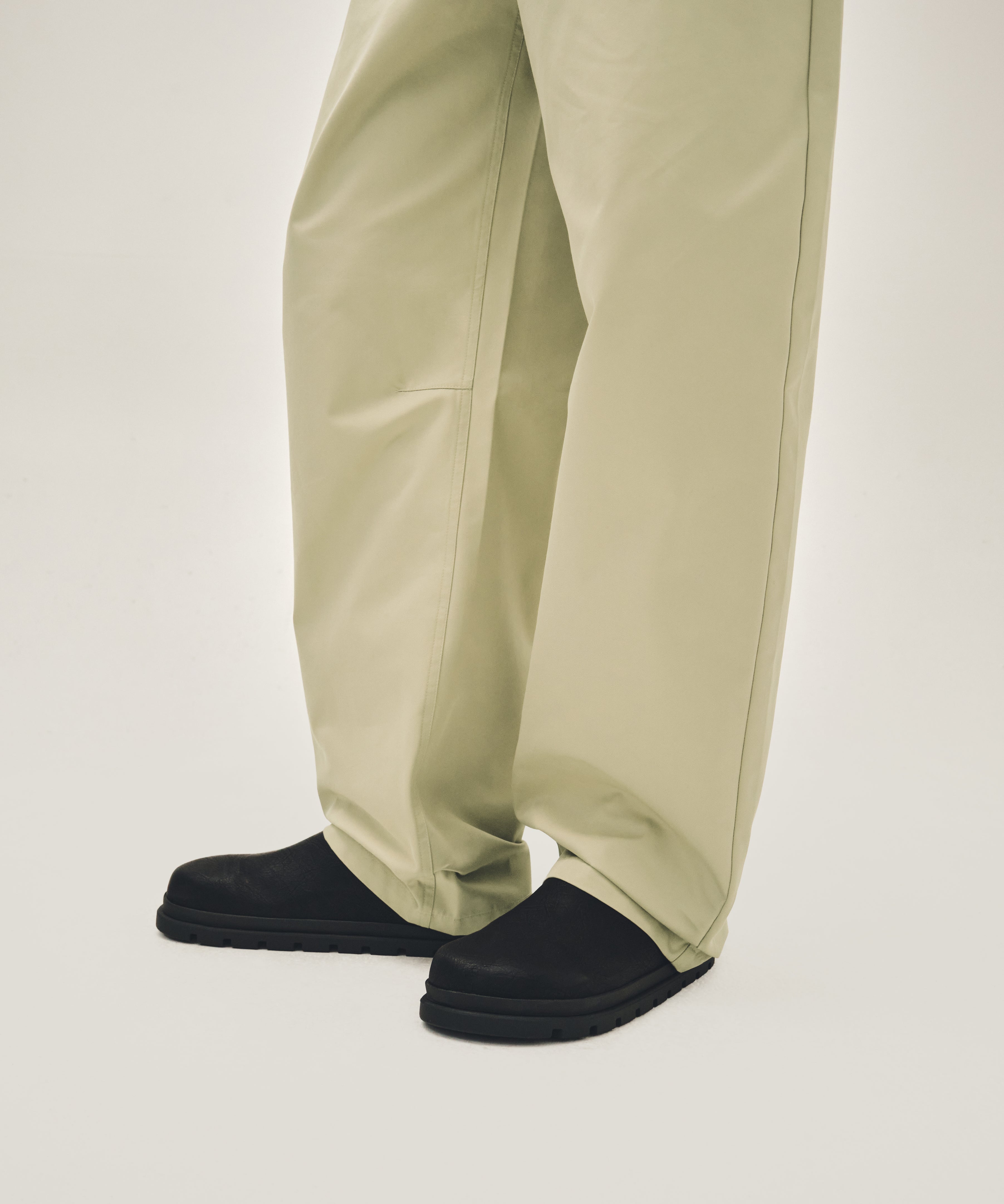 M CURVED CHINO PANTS