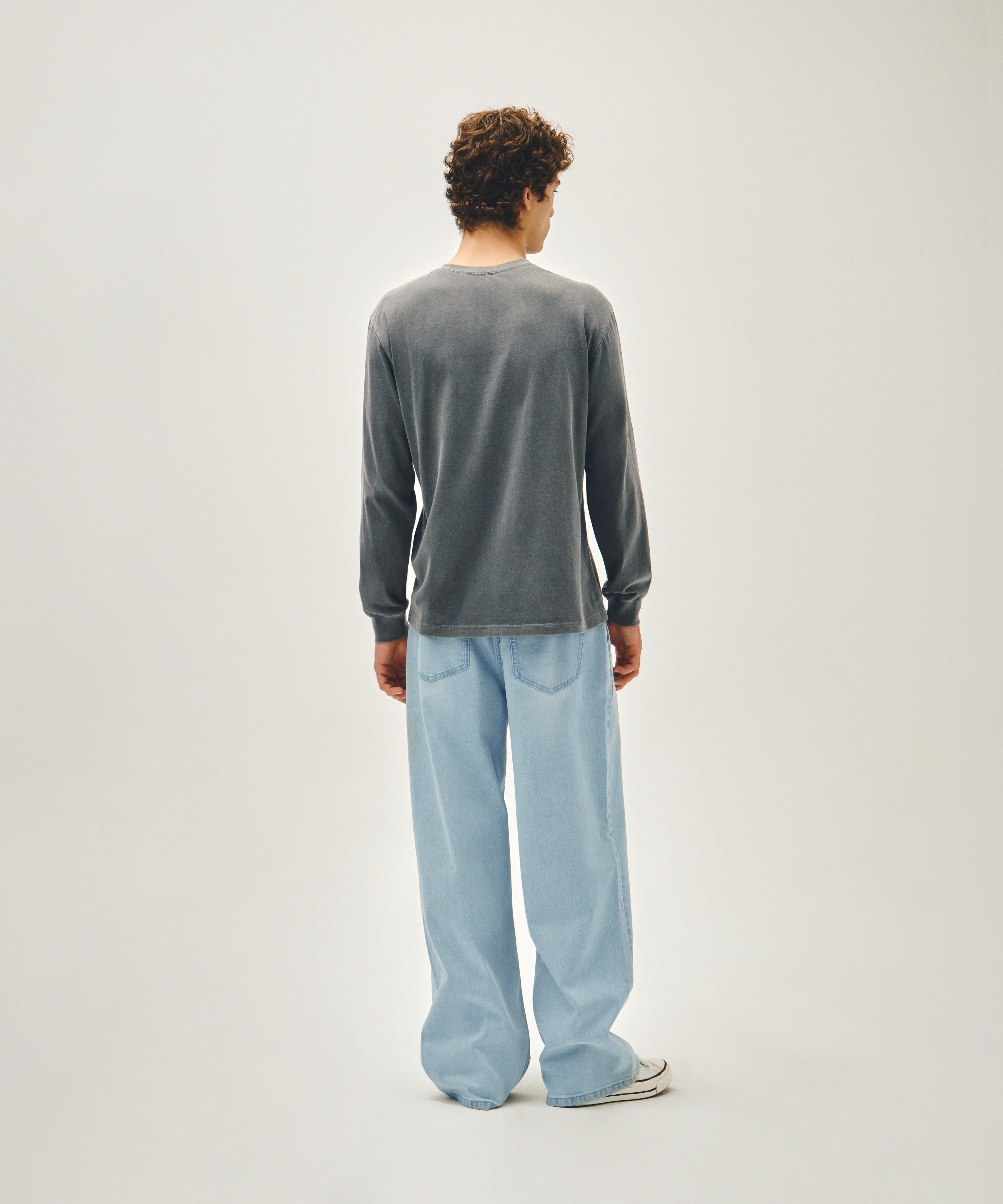 NEW M LOW-WAIST TUCK WIDE DENIM PANTS
