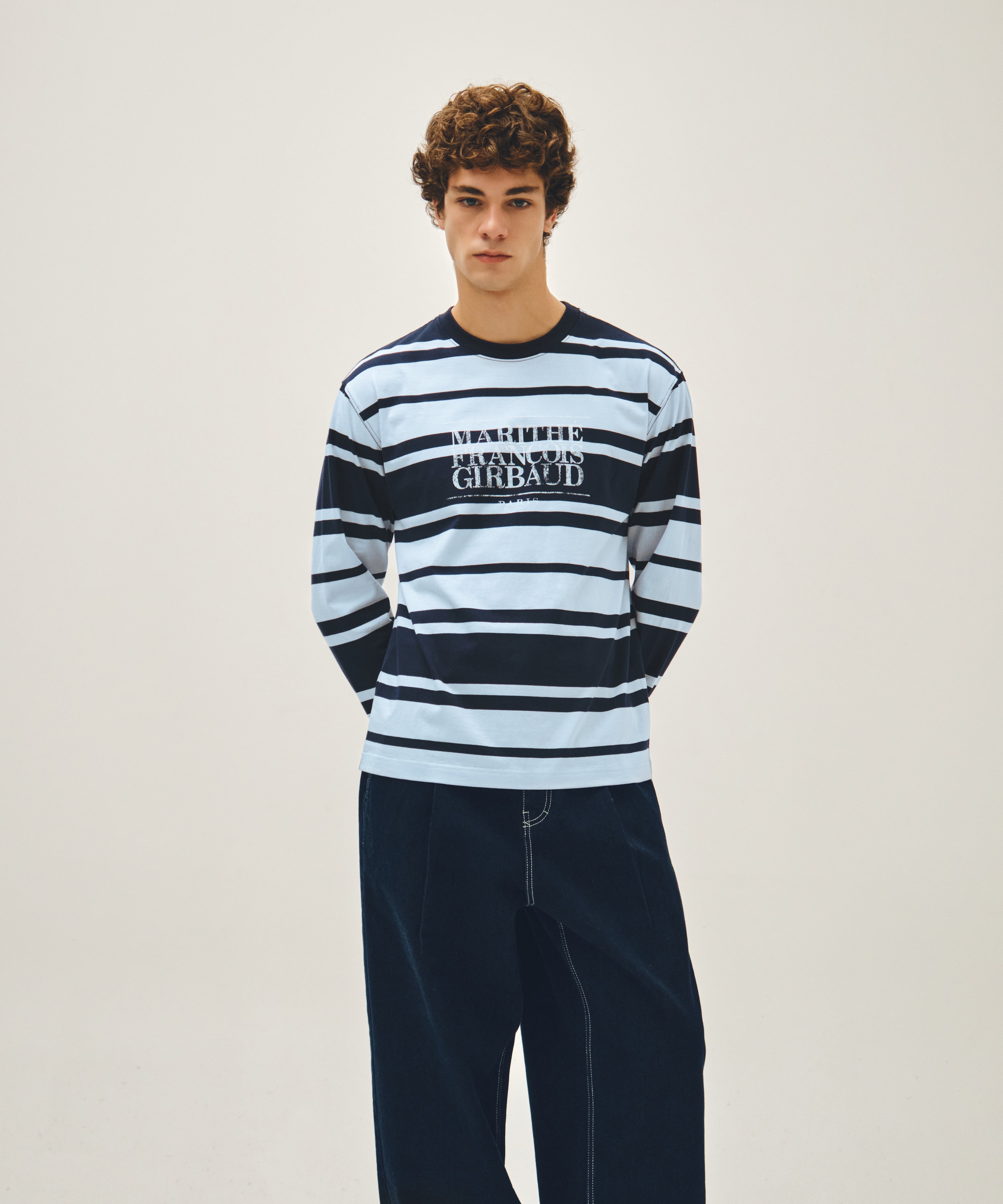 NEW M LOW-WAIST TUCK WIDE DENIM PANTS