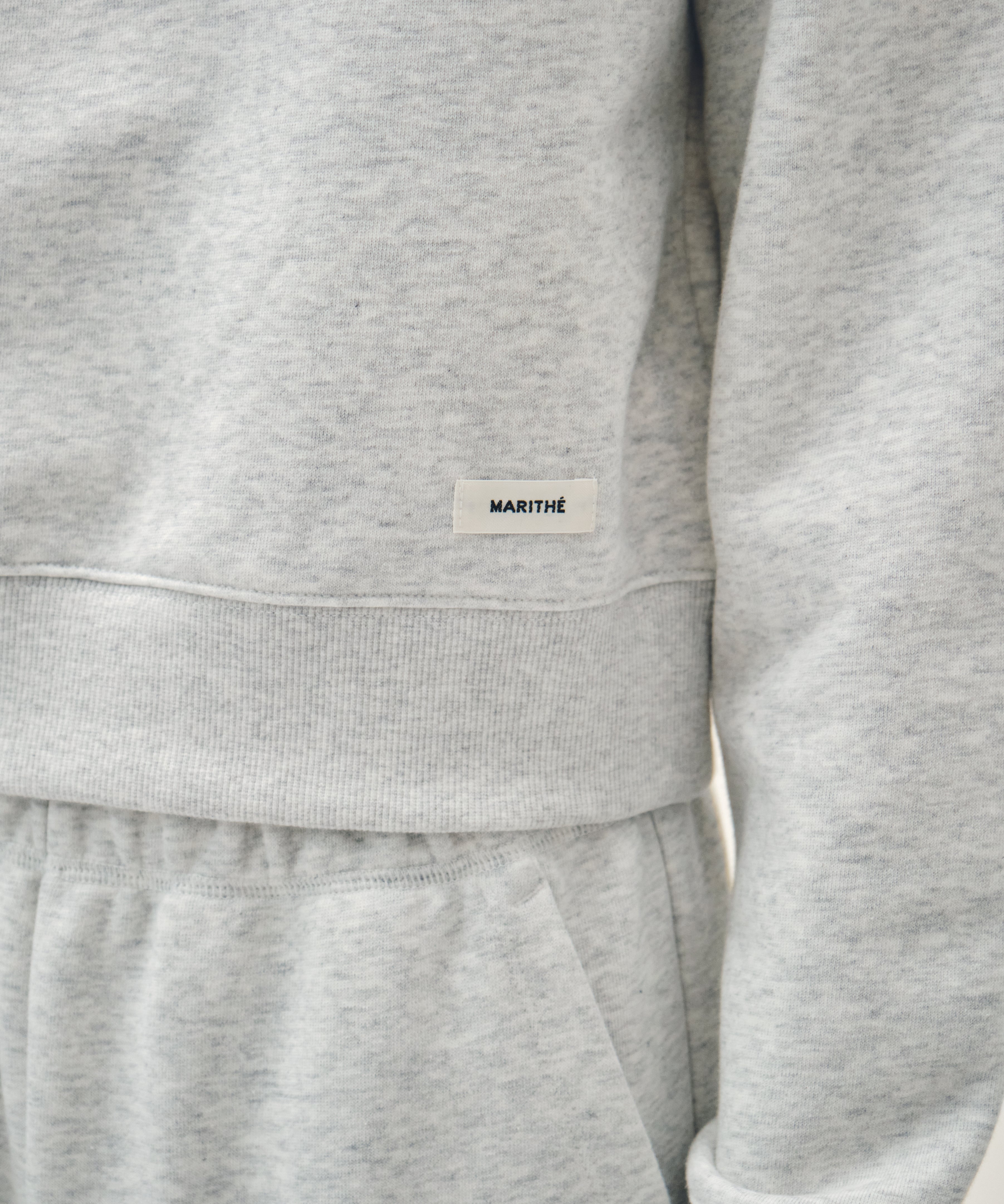 W BASIC CROP SWEATSHIRT