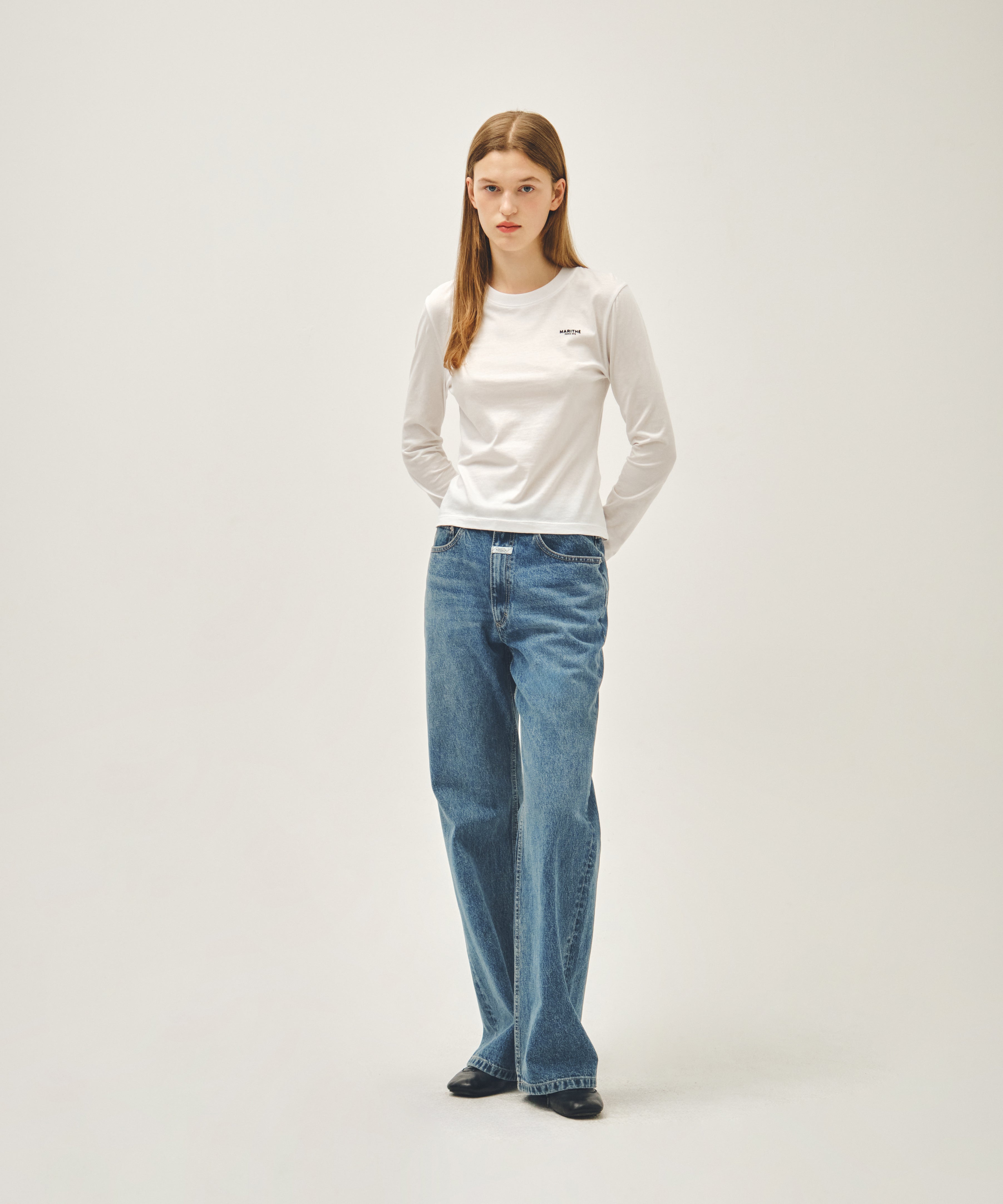 W RELAXED FIT BOOTS-CUT DENIM PANTS