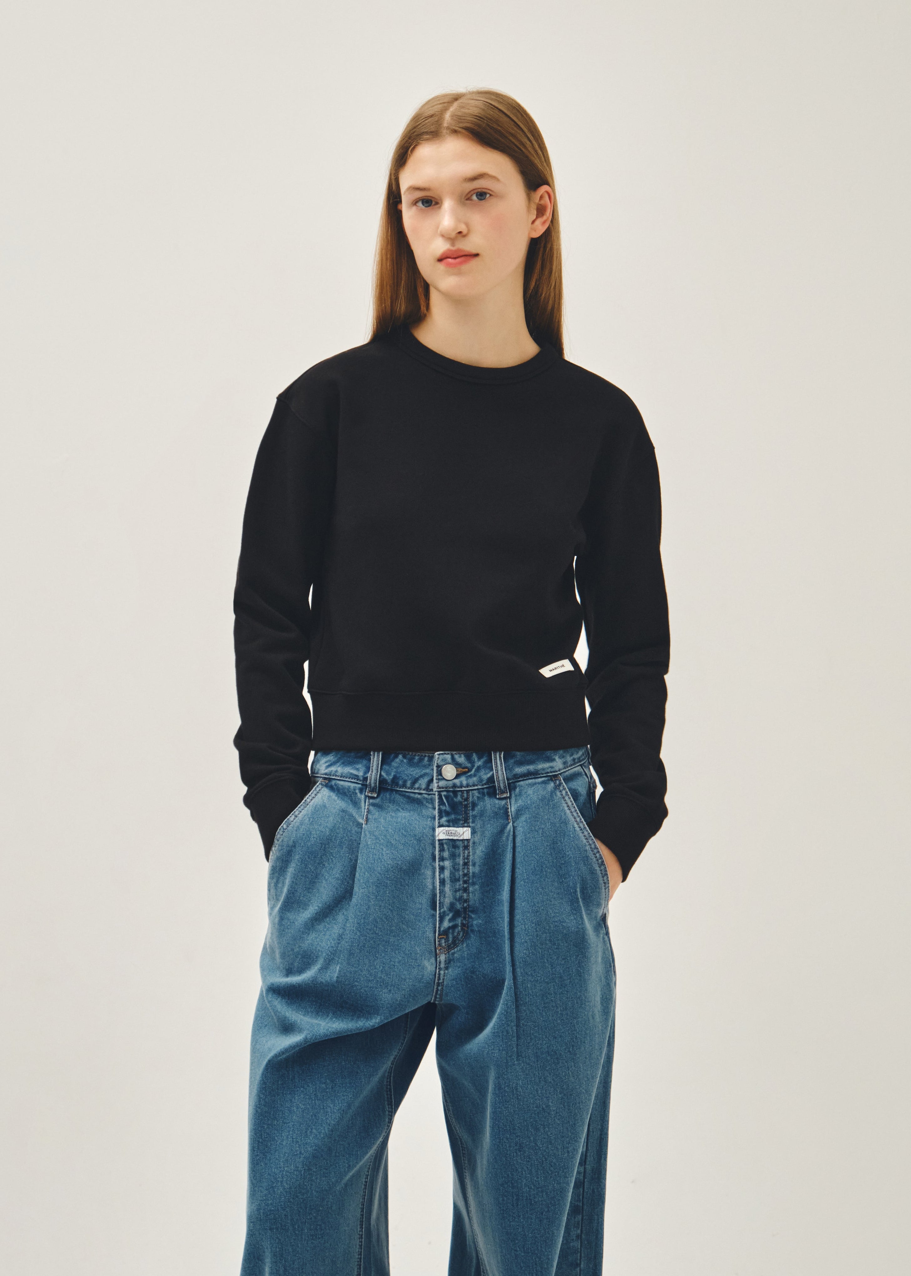 W BASIC CROP SWEATSHIRT