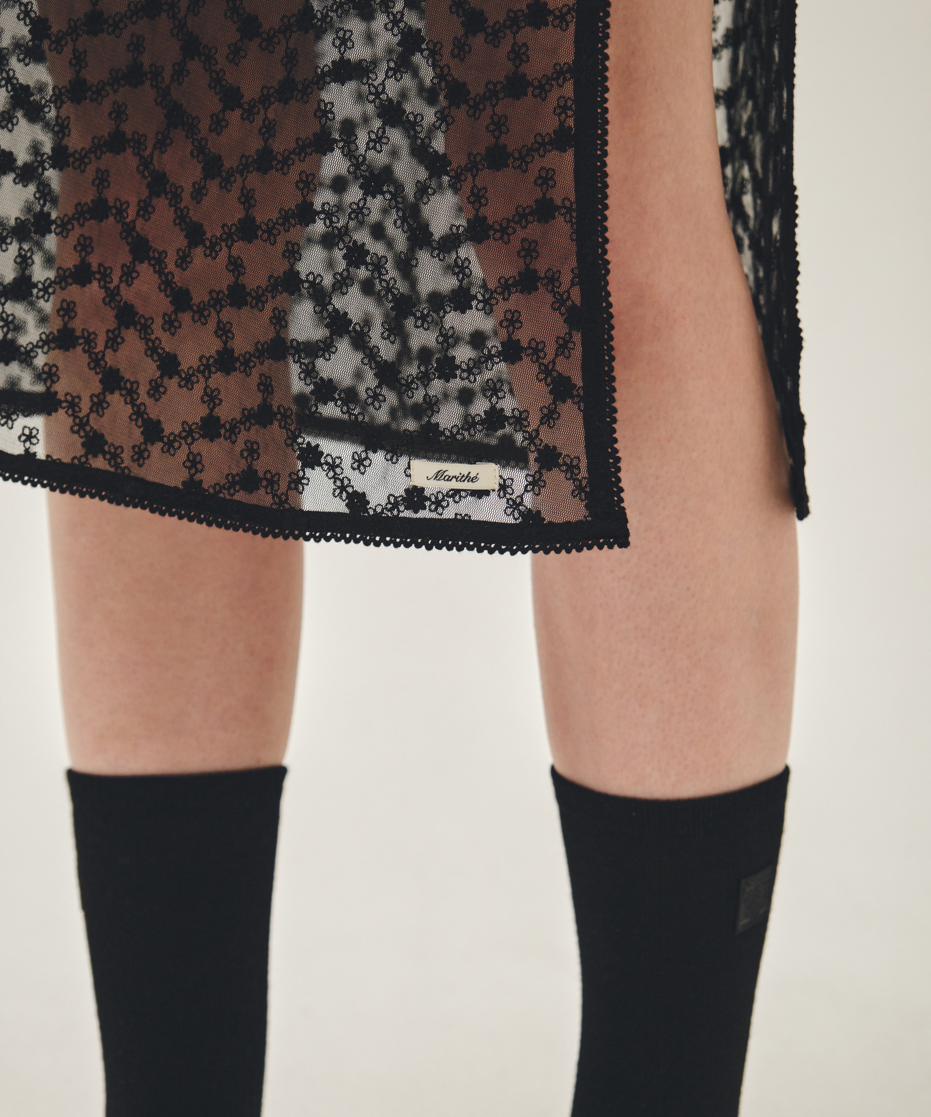 W LACE LAYERED SKIRT