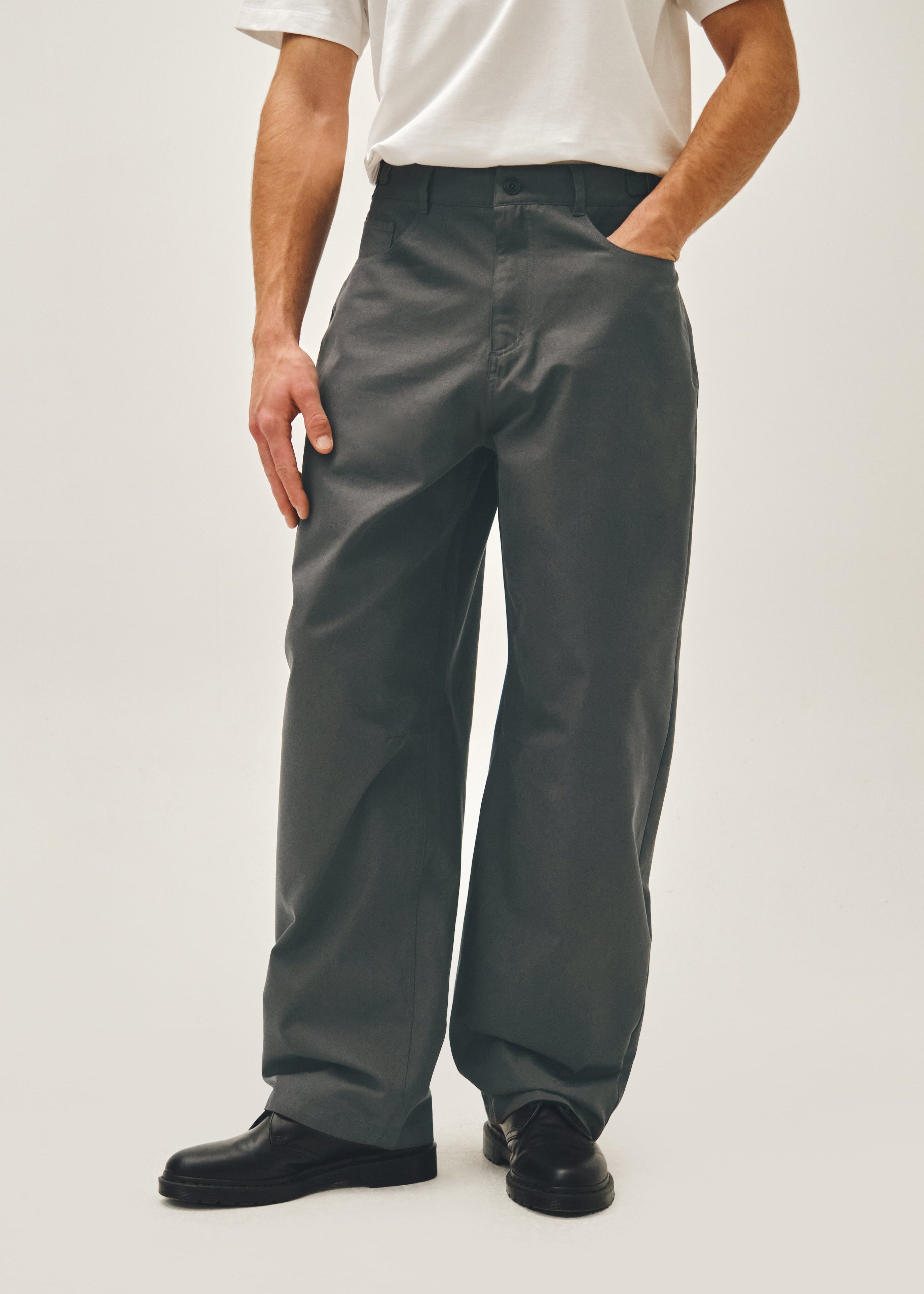 M CURVED CHINO PANTS
