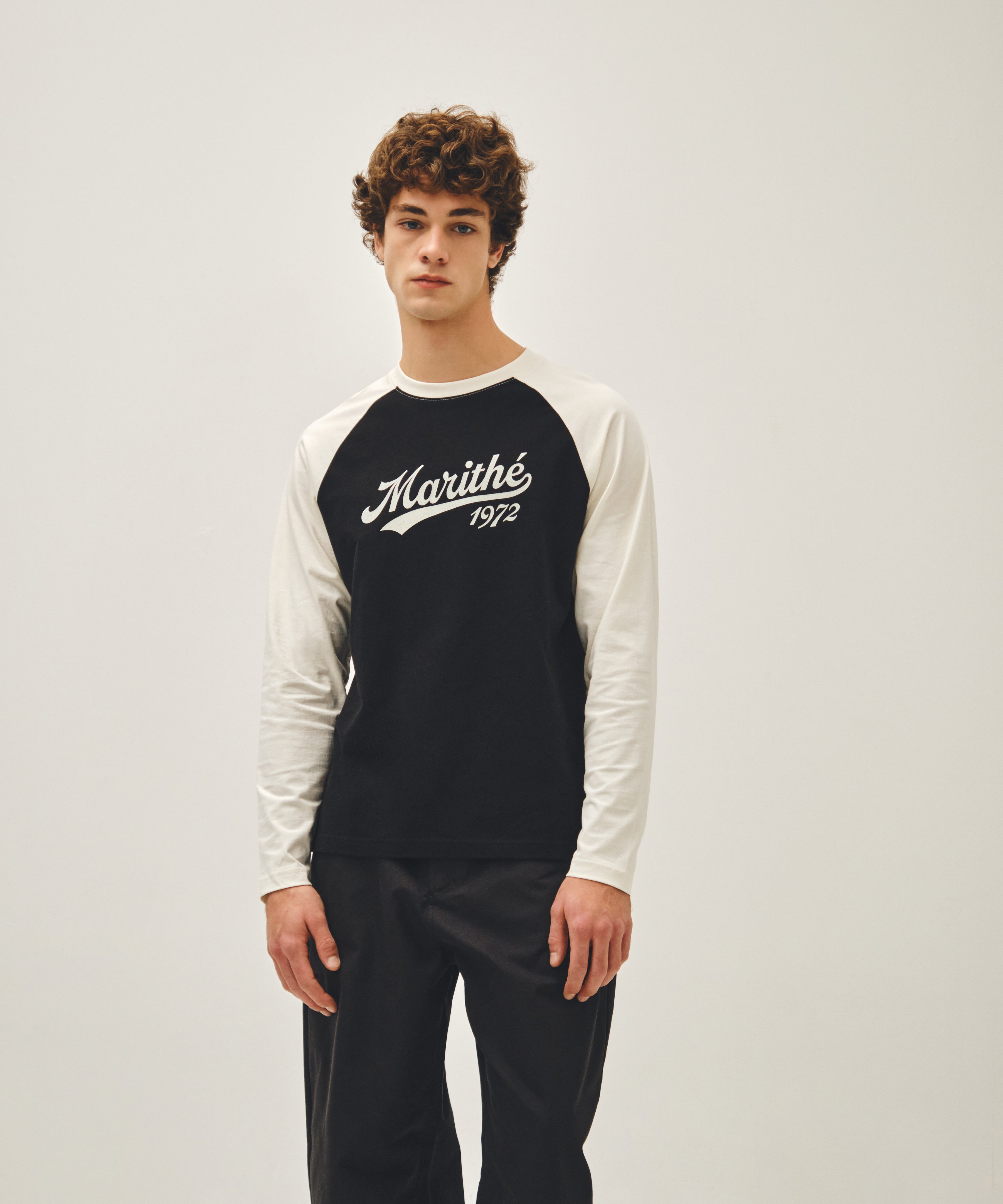 SLEEVE CONTRAST LONG SLEEVE TEE