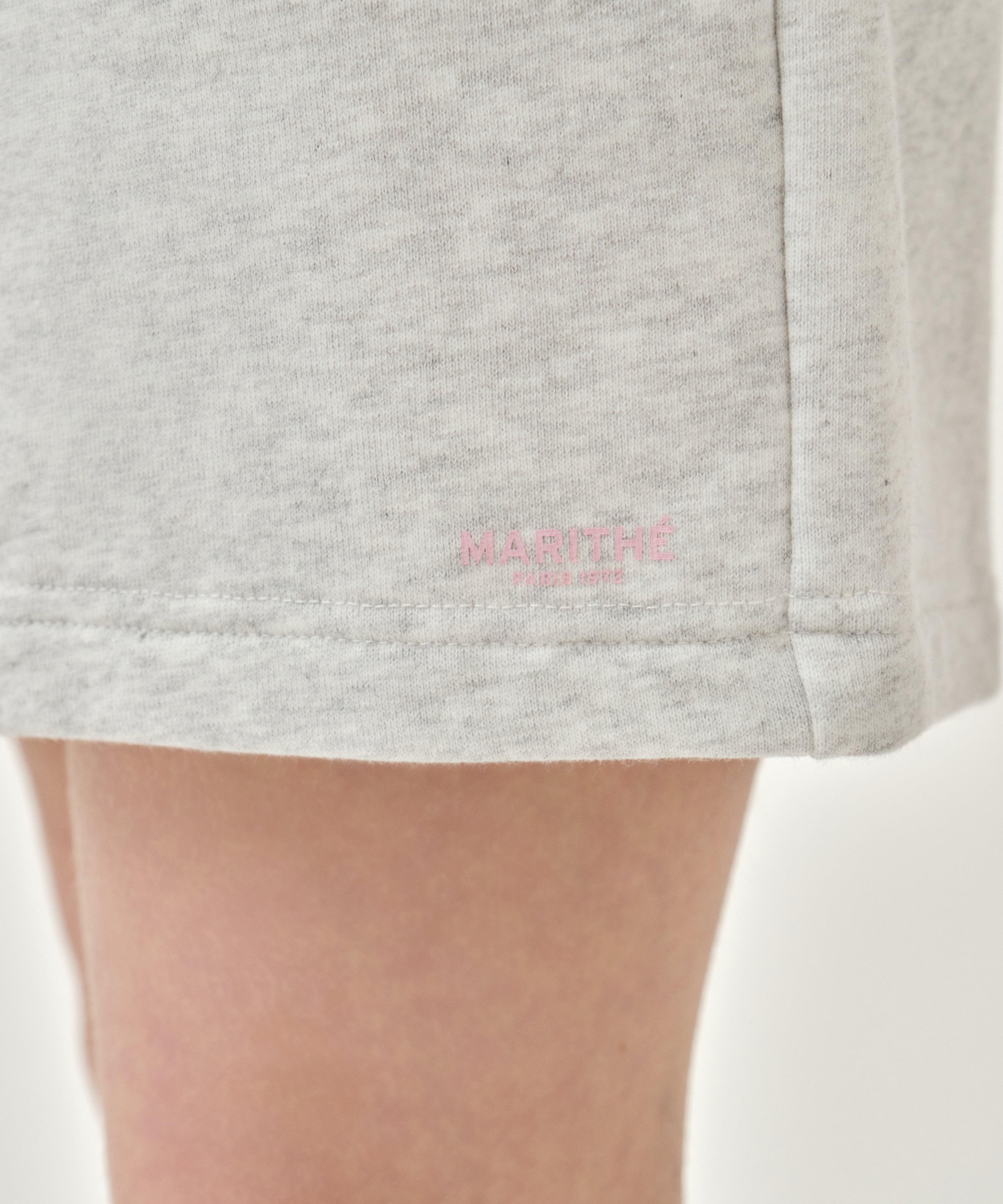 W REGULAR LOGO SWEAT SHORTS