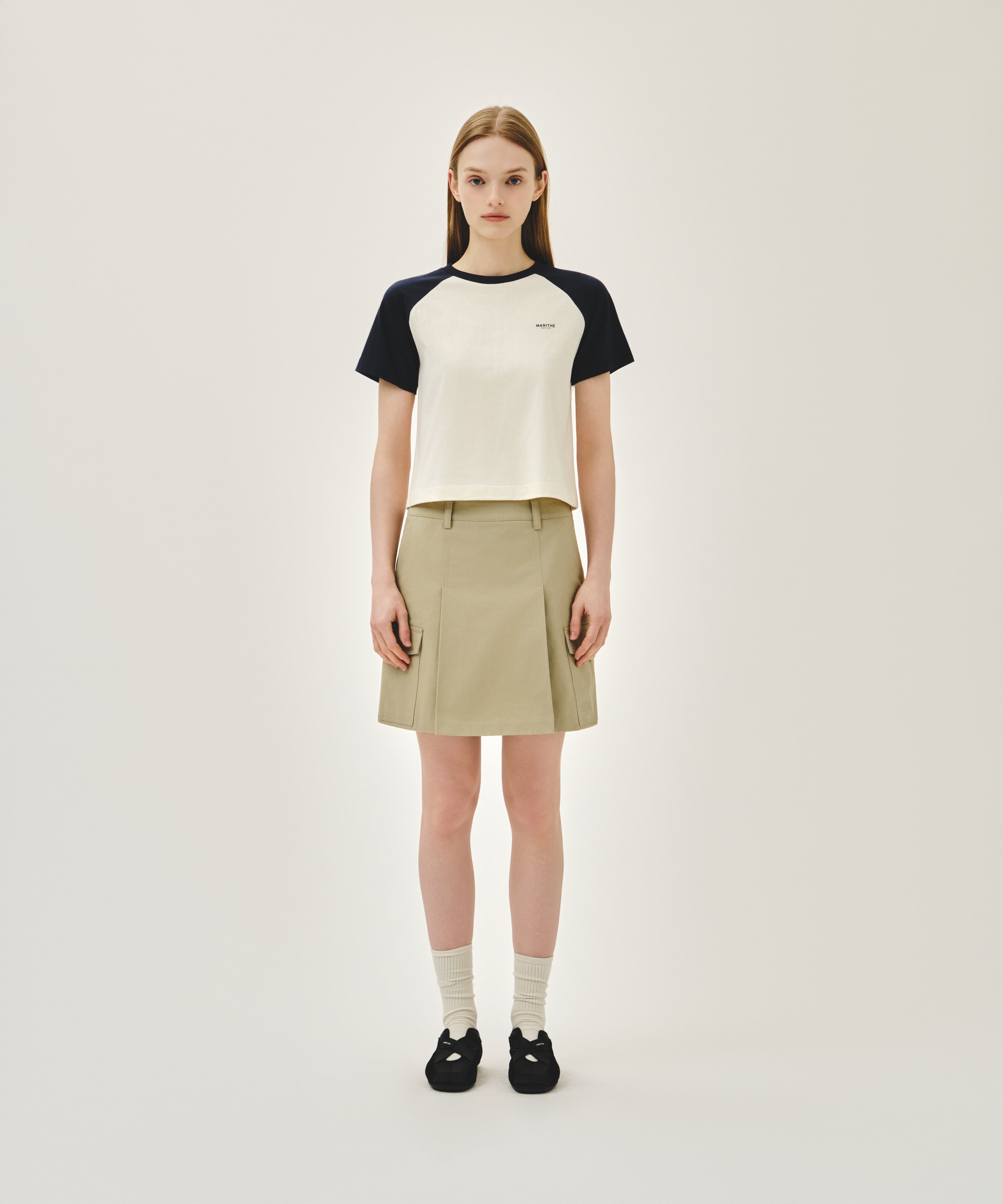 W SMALL REGULAR LOGO RAGLAN CROP TEE