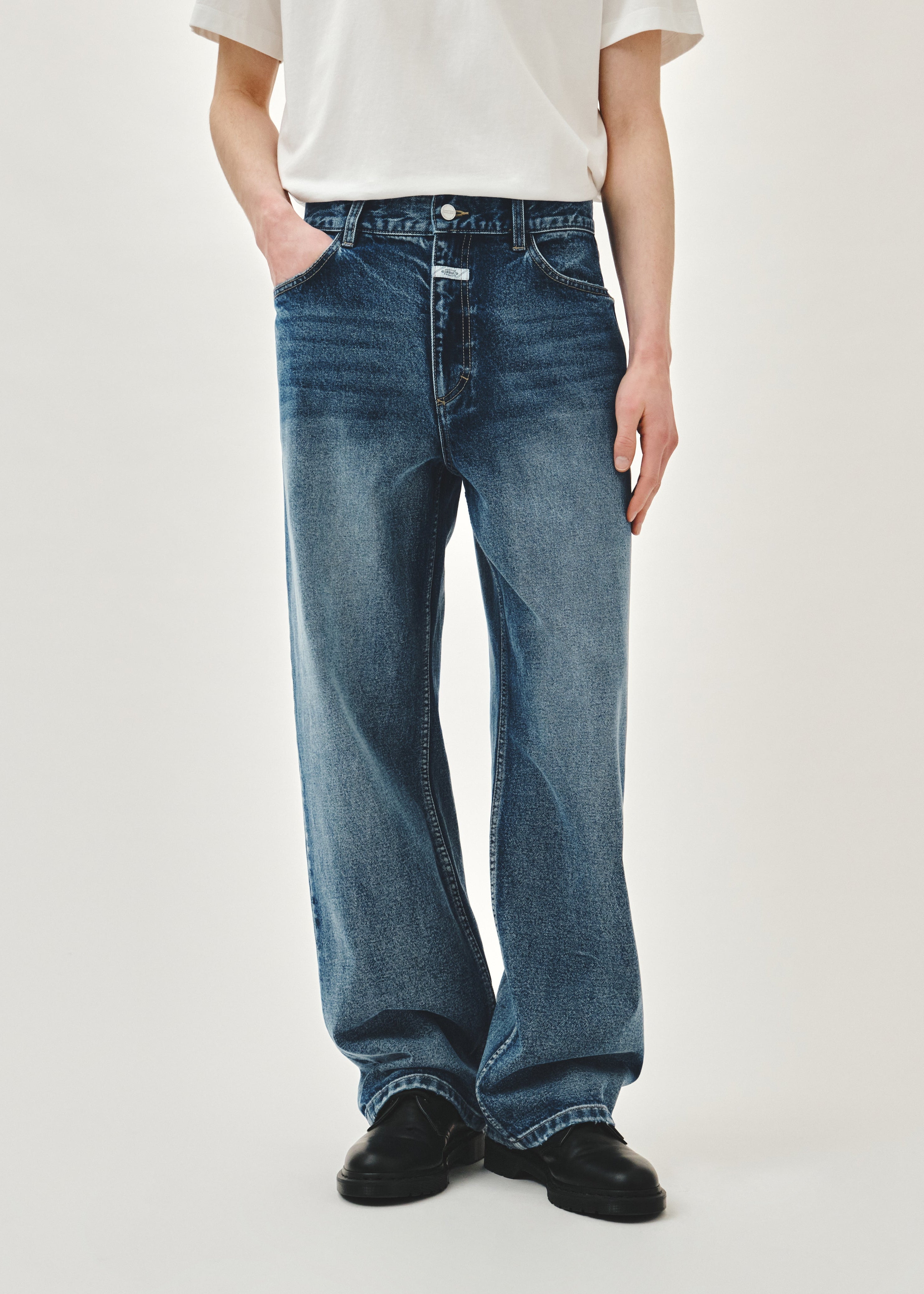 M SEMI-WIDE FIT VINTAGE WASHED DENIM PANTS