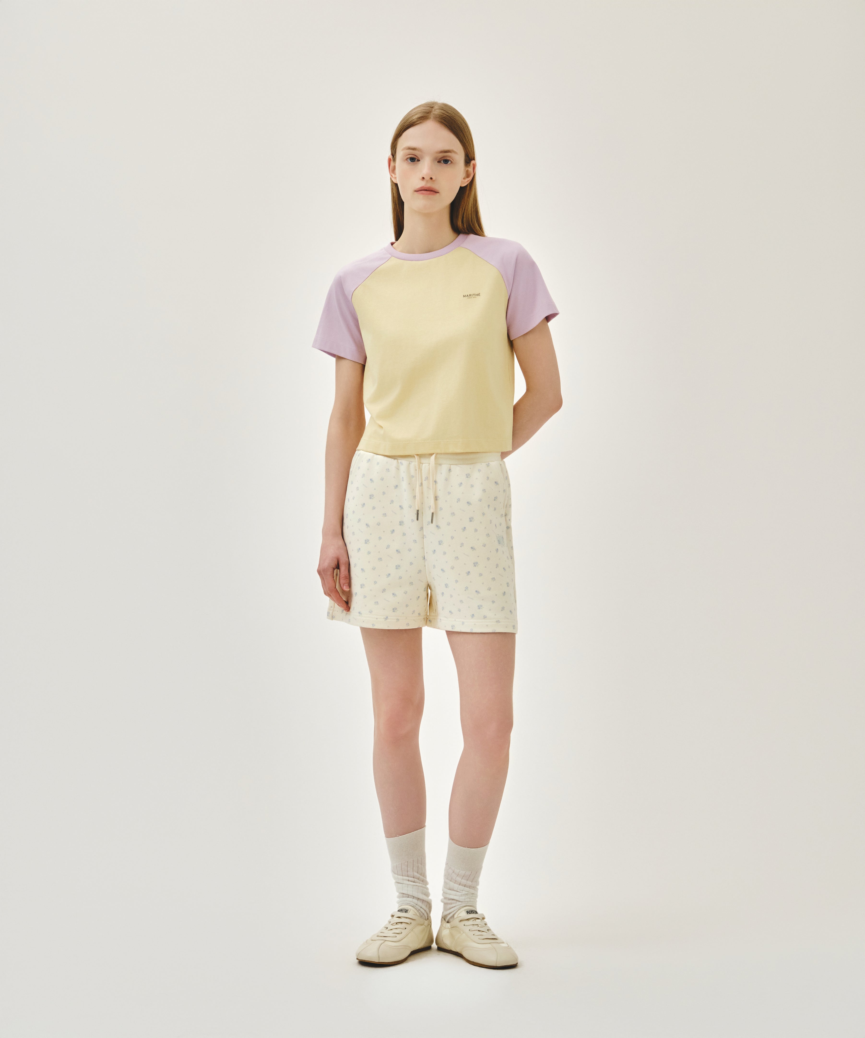 W SMALL REGULAR LOGO RAGLAN CROP TEE
