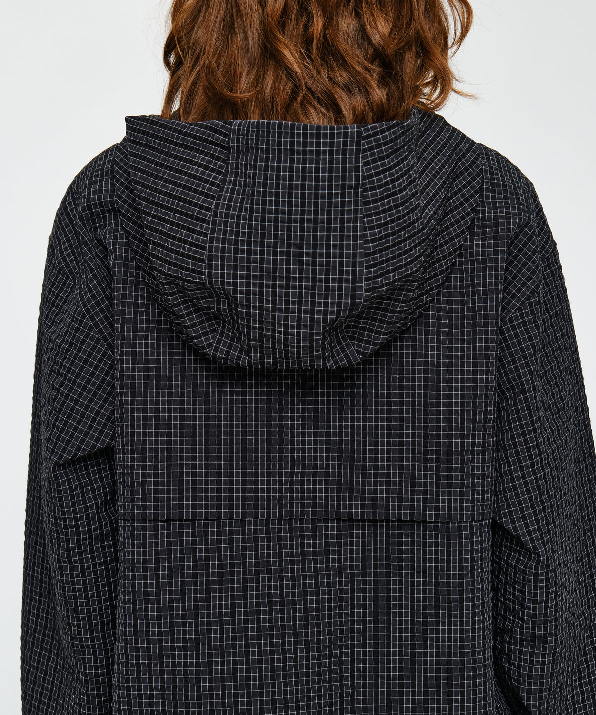 OUTPOCKET HOODED WIND JACKET