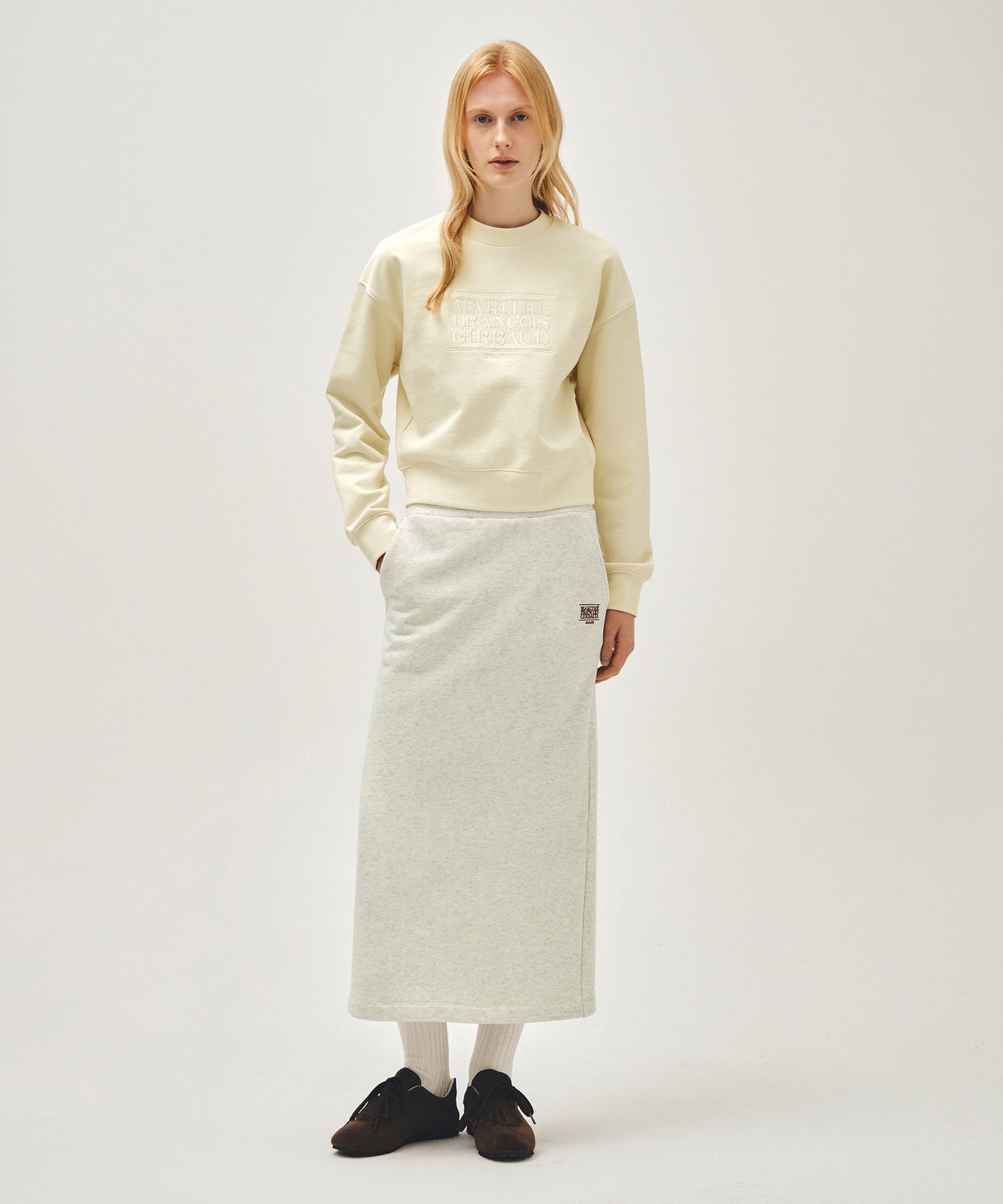 W CLASSIC LOGO CROP SWEATSHIRT