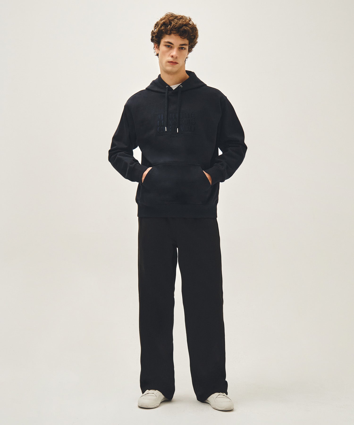 CLASSIC LOGO EMBROIDERY HOODIE