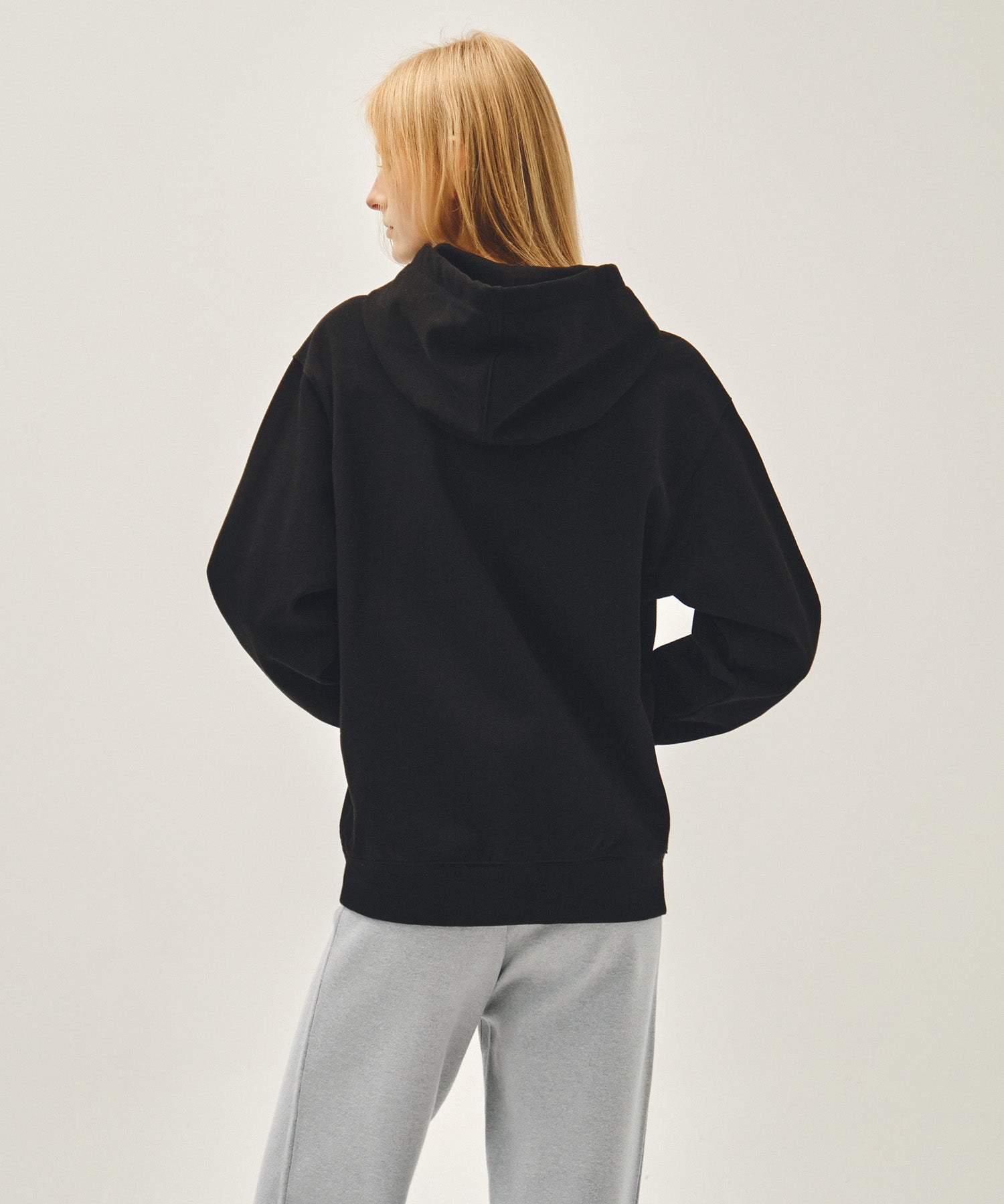 CLASSIC LOGO EMBROIDERY HOODIE