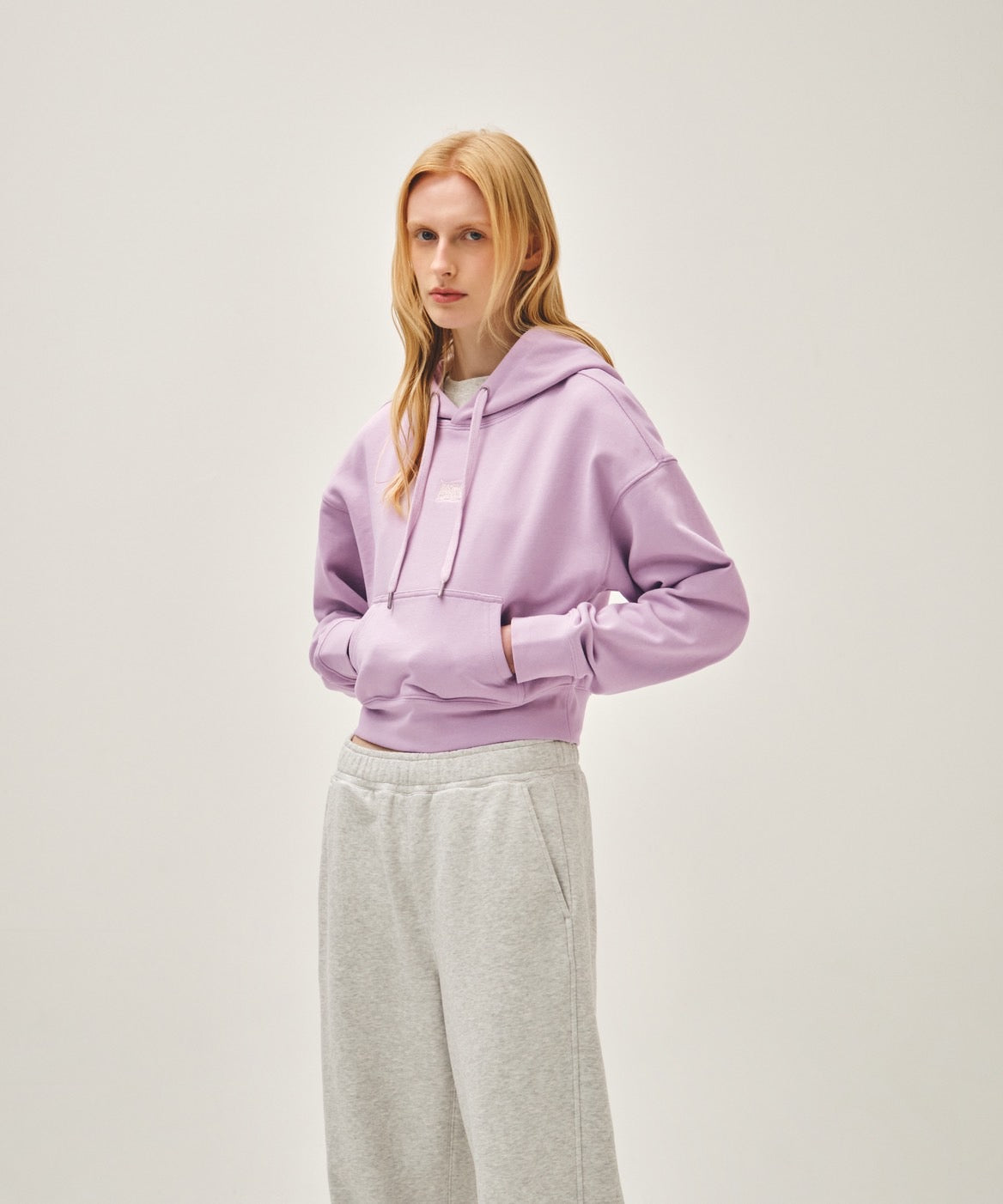 W SMALL CLASSIC LOGO CROP HOODIE