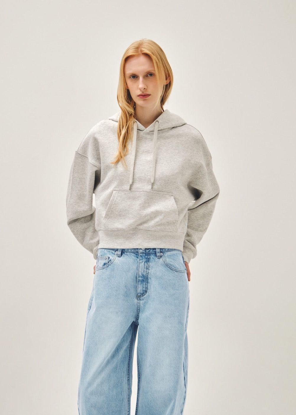 W SMALL CLASSIC LOGO CROP HOODIE