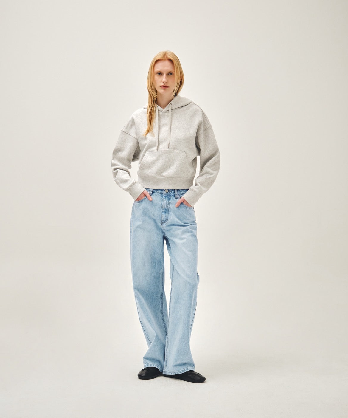 W SMALL CLASSIC LOGO CROP HOODIE