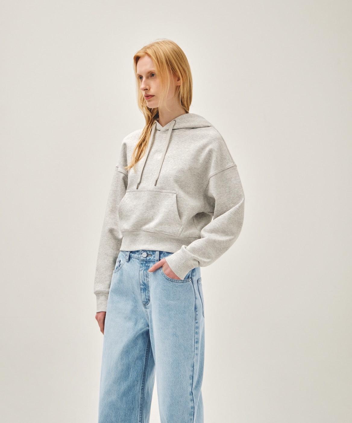 W SMALL CLASSIC LOGO CROP HOODIE