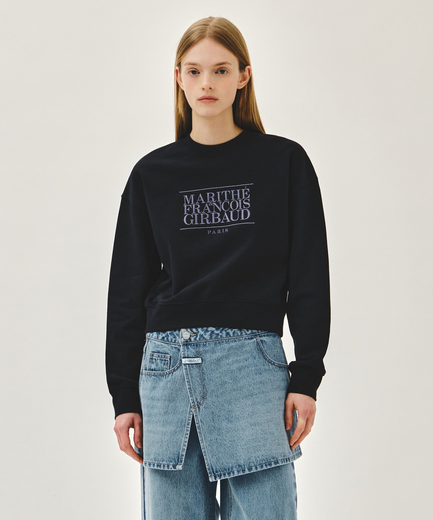 W CLASSIC LOGO CROP SWEATSHIRT