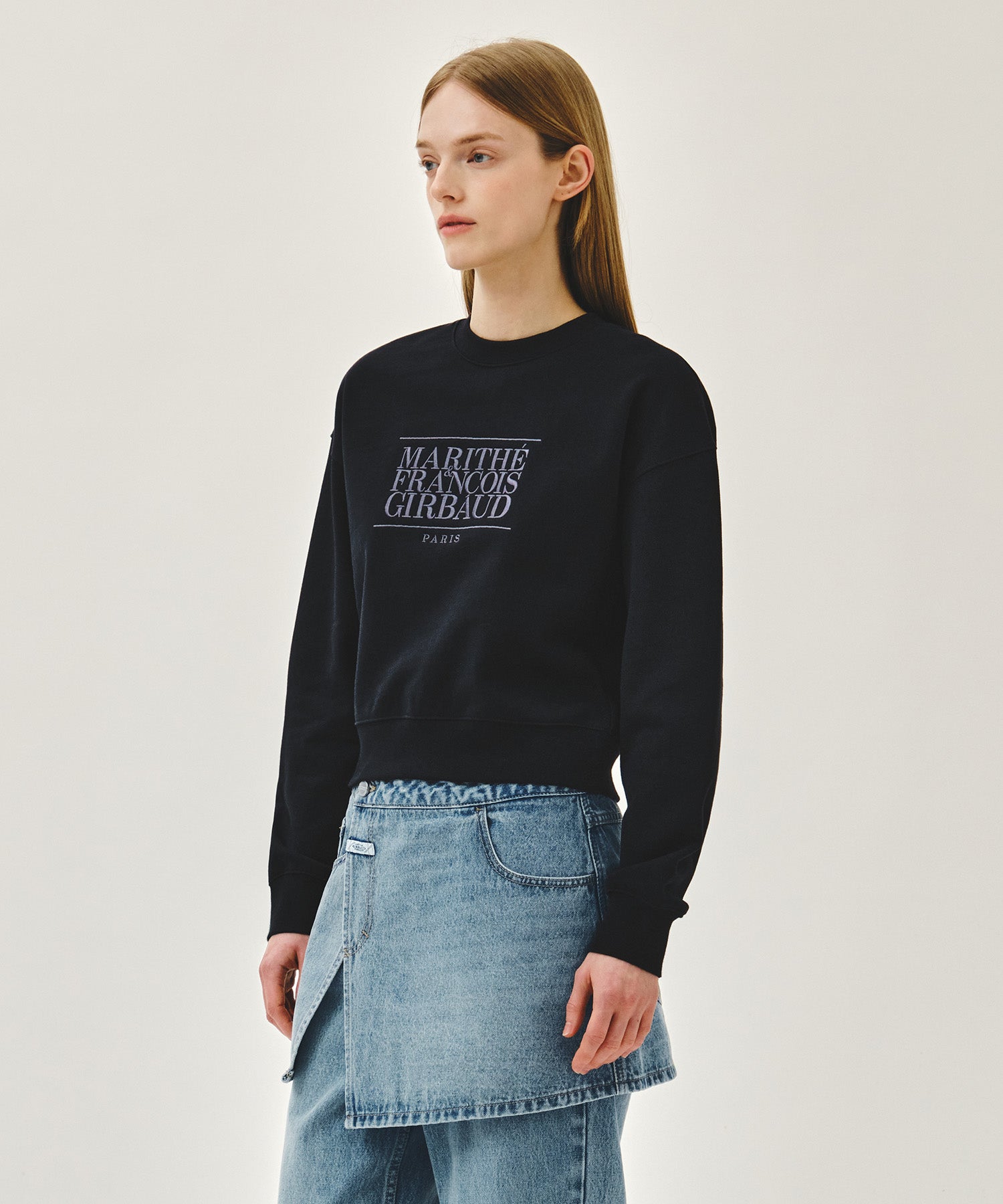 W CLASSIC LOGO CROP SWEATSHIRT