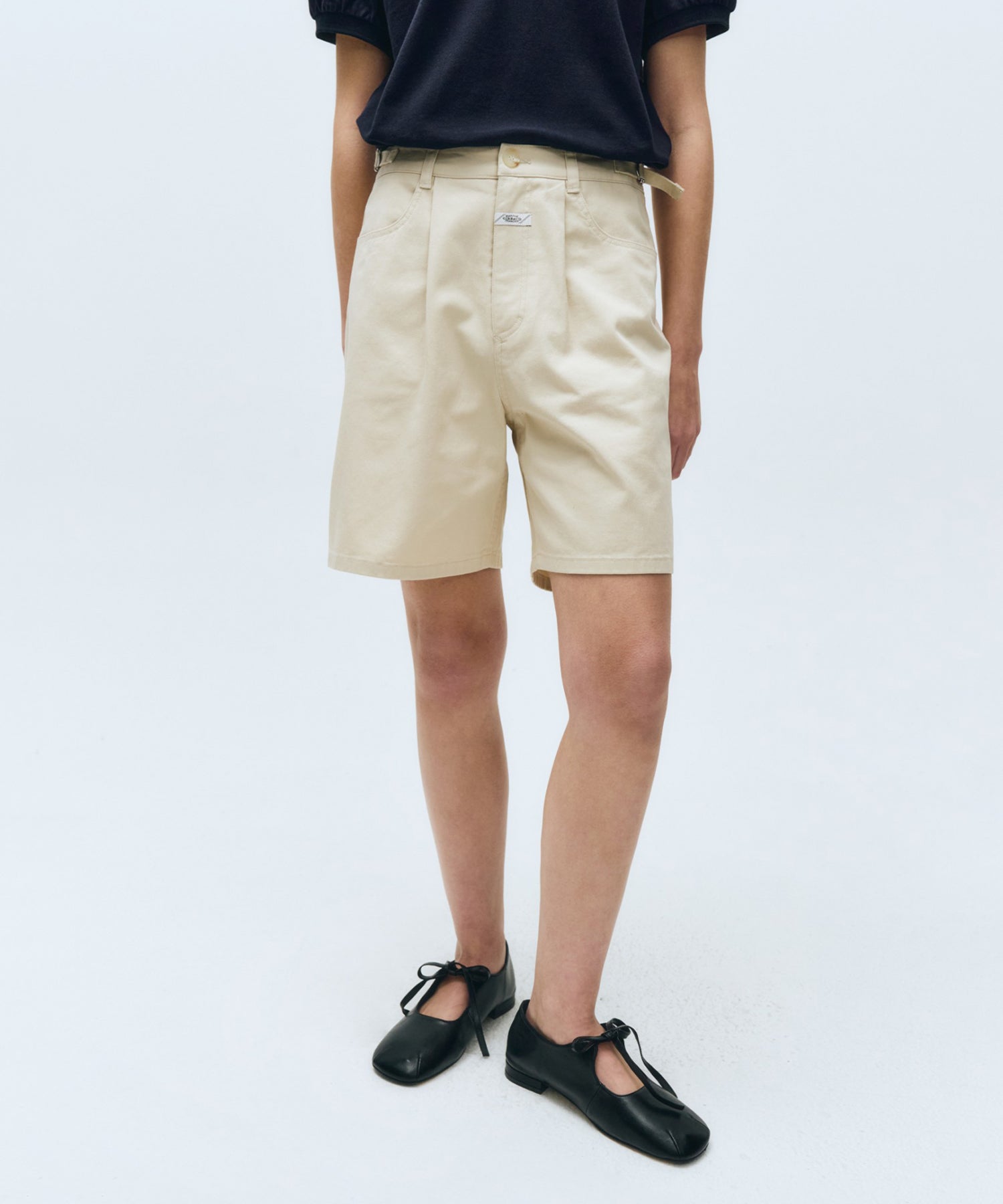 W ONE TUCK COTTON BERMUDA PANTS