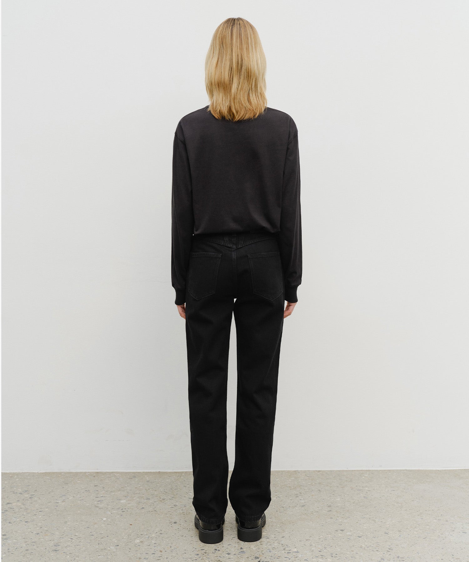 W SLIM STRAIGHT DENIM PANTS