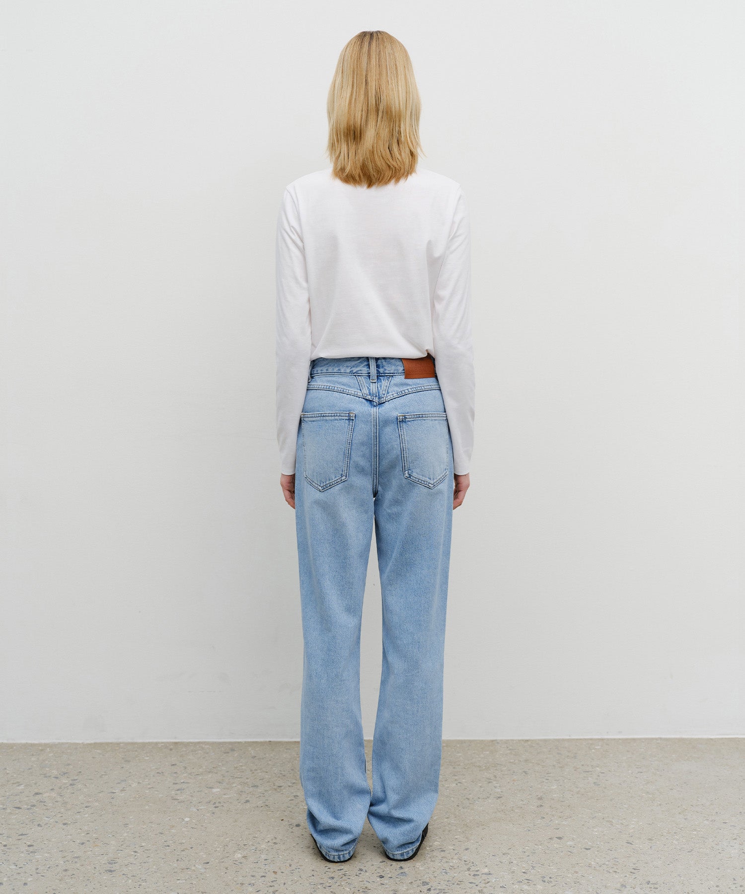 W SLIM STRAIGHT DENIM PANTS