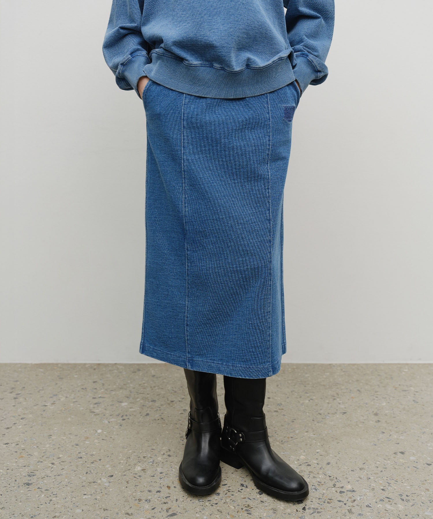 W EMBROIDERY CLASSIC LOGO SWEAT SKIRT